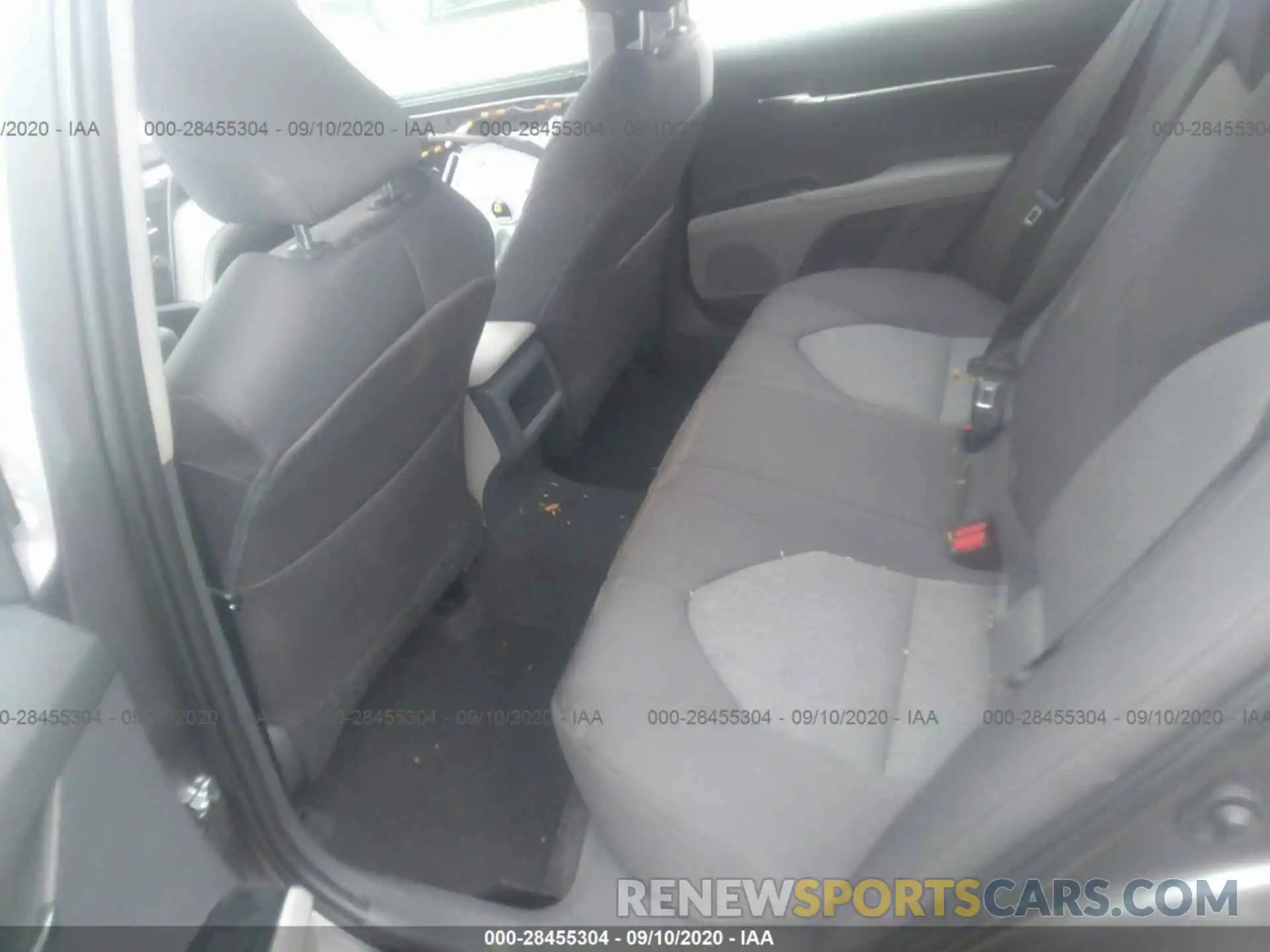 8 Photograph of a damaged car 4T1B11HK4KU792355 TOYOTA CAMRY 2019