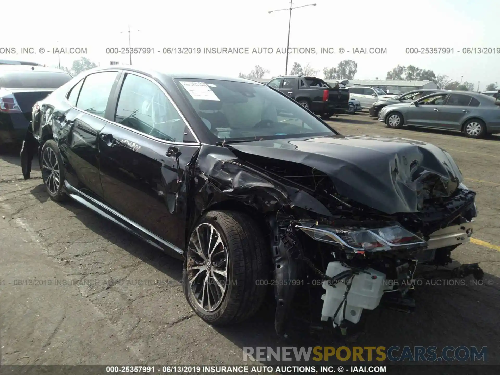 1 Photograph of a damaged car 4T1B11HK4KU792520 TOYOTA CAMRY 2019