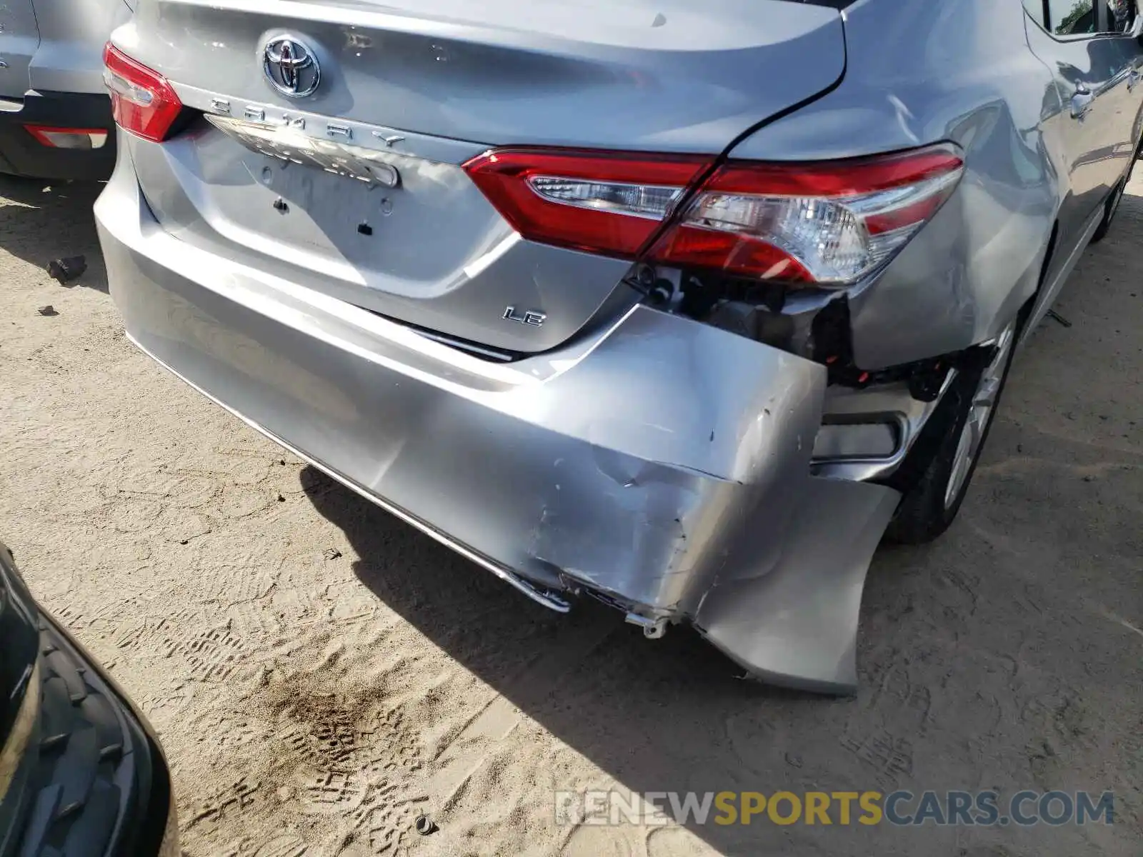 9 Photograph of a damaged car 4T1B11HK4KU795403 TOYOTA CAMRY 2019