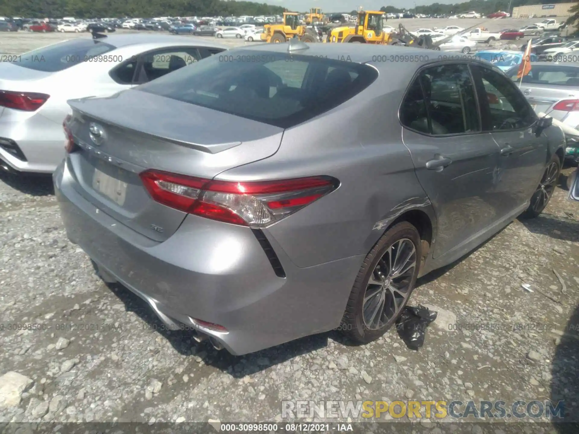 4 Фотография поврежденного автомобиля 4T1B11HK4KU795529 TOYOTA CAMRY 2019