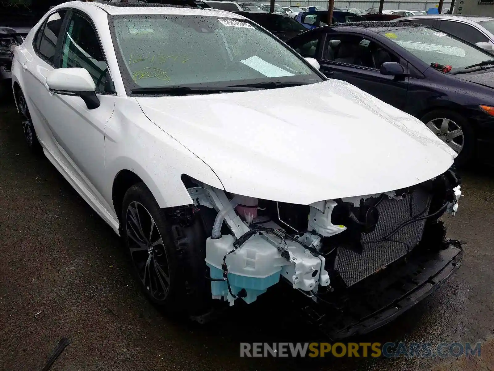 1 Photograph of a damaged car 4T1B11HK4KU796096 TOYOTA CAMRY 2019