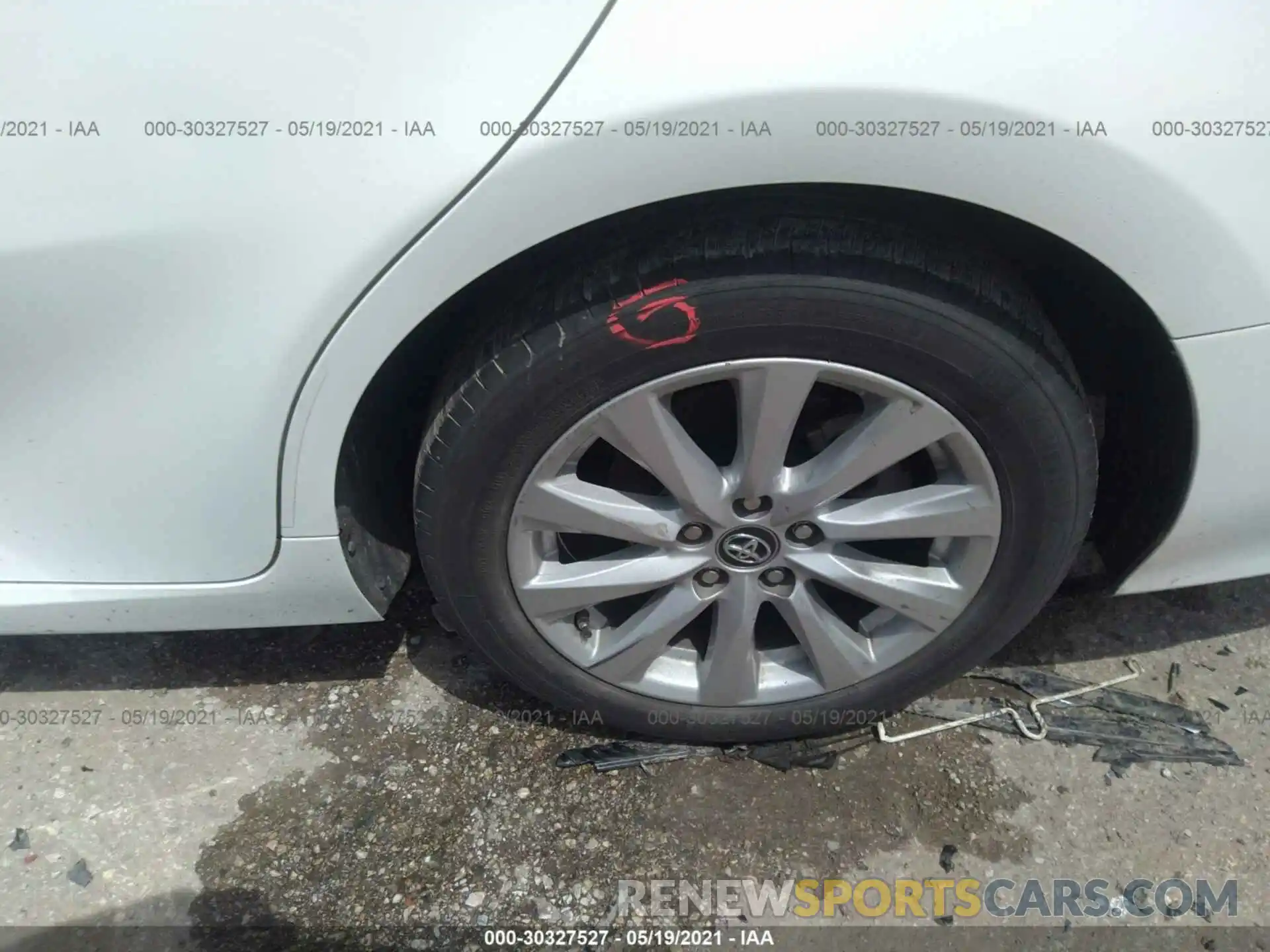 13 Photograph of a damaged car 4T1B11HK4KU801006 TOYOTA CAMRY 2019