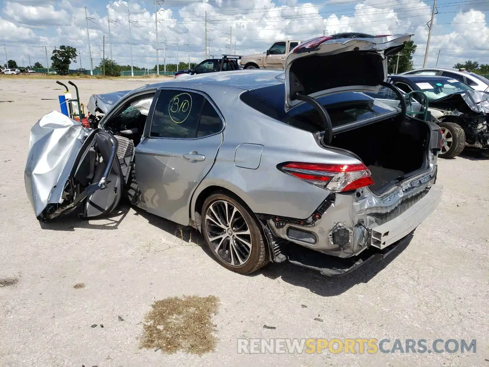 3 Photograph of a damaged car 4T1B11HK4KU801572 TOYOTA CAMRY 2019