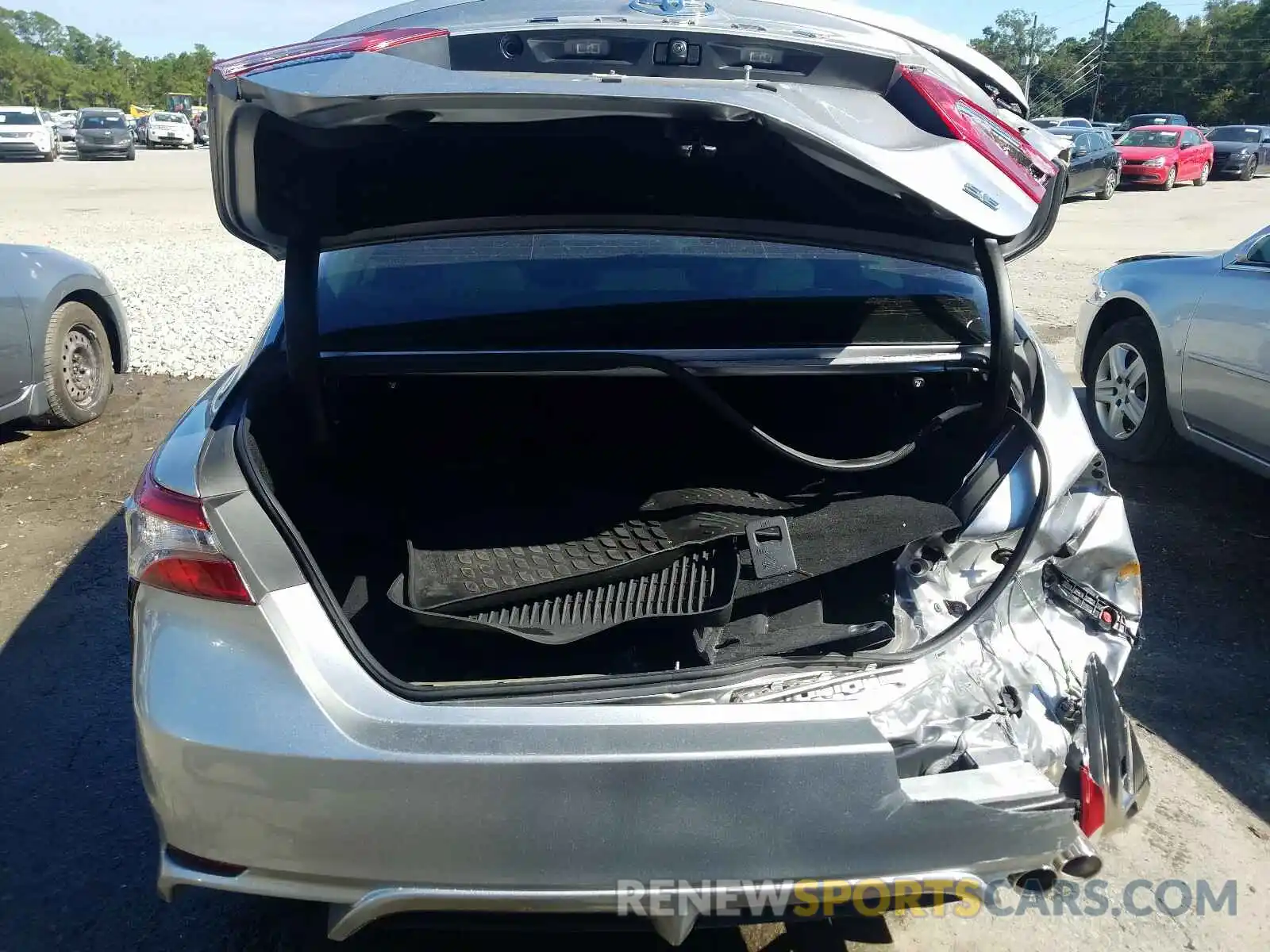 9 Photograph of a damaged car 4T1B11HK4KU802592 TOYOTA CAMRY 2019