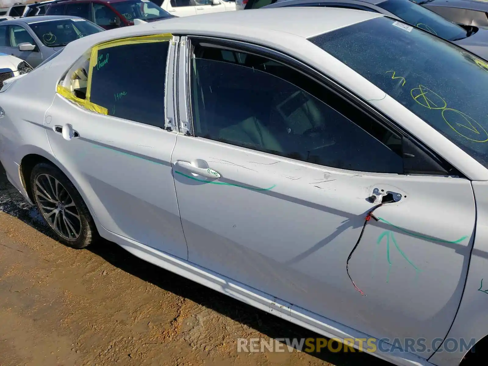 9 Photograph of a damaged car 4T1B11HK4KU802818 TOYOTA CAMRY 2019