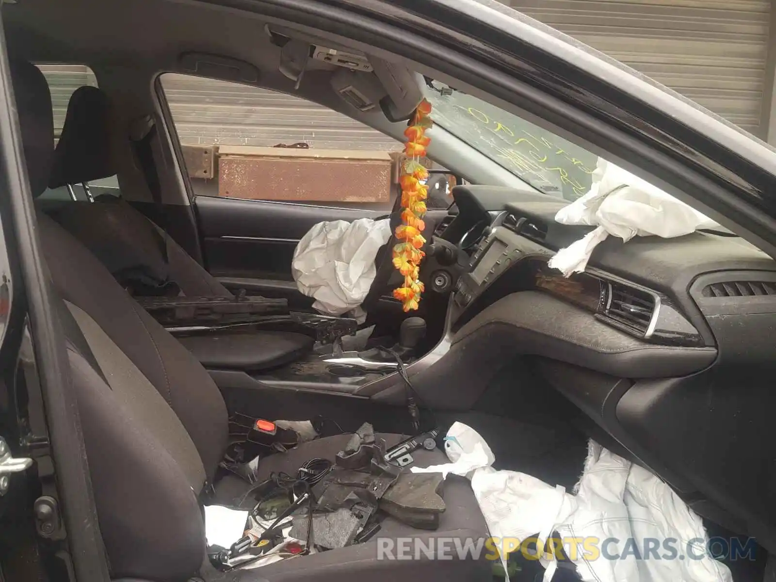 5 Photograph of a damaged car 4T1B11HK4KU804052 TOYOTA CAMRY 2019