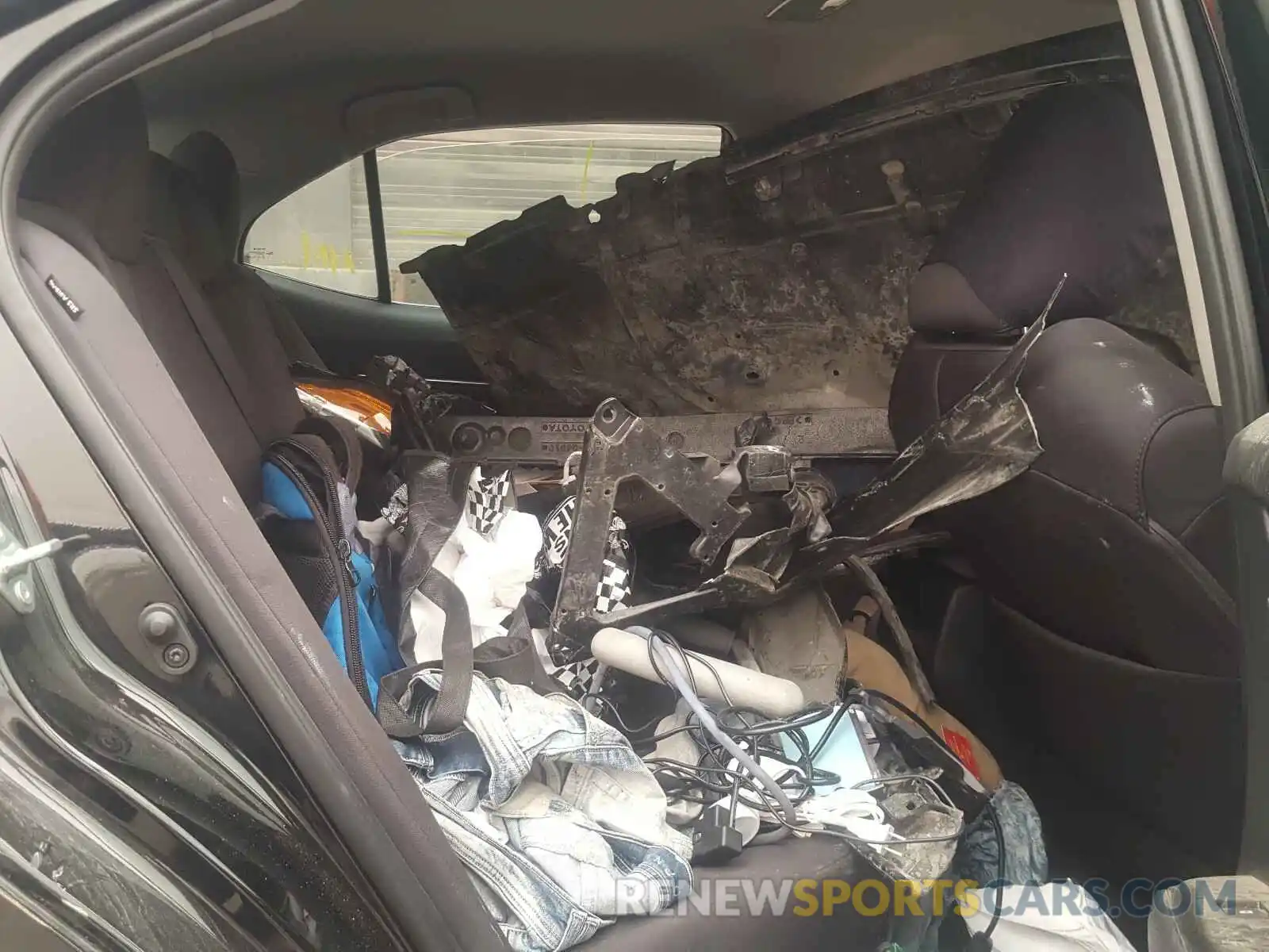 6 Photograph of a damaged car 4T1B11HK4KU804052 TOYOTA CAMRY 2019