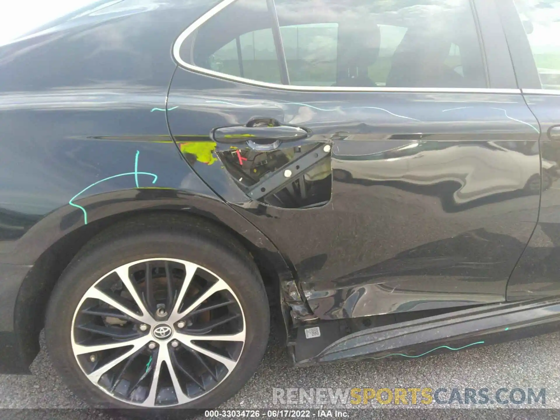 6 Photograph of a damaged car 4T1B11HK4KU807162 TOYOTA CAMRY 2019