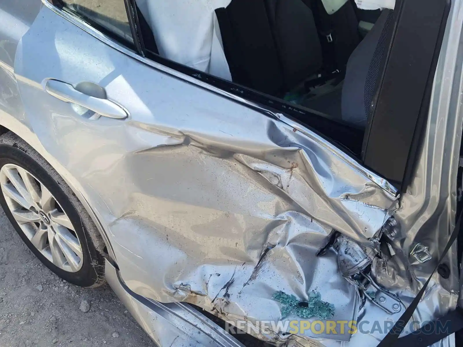 9 Photograph of a damaged car 4T1B11HK4KU807193 TOYOTA CAMRY 2019