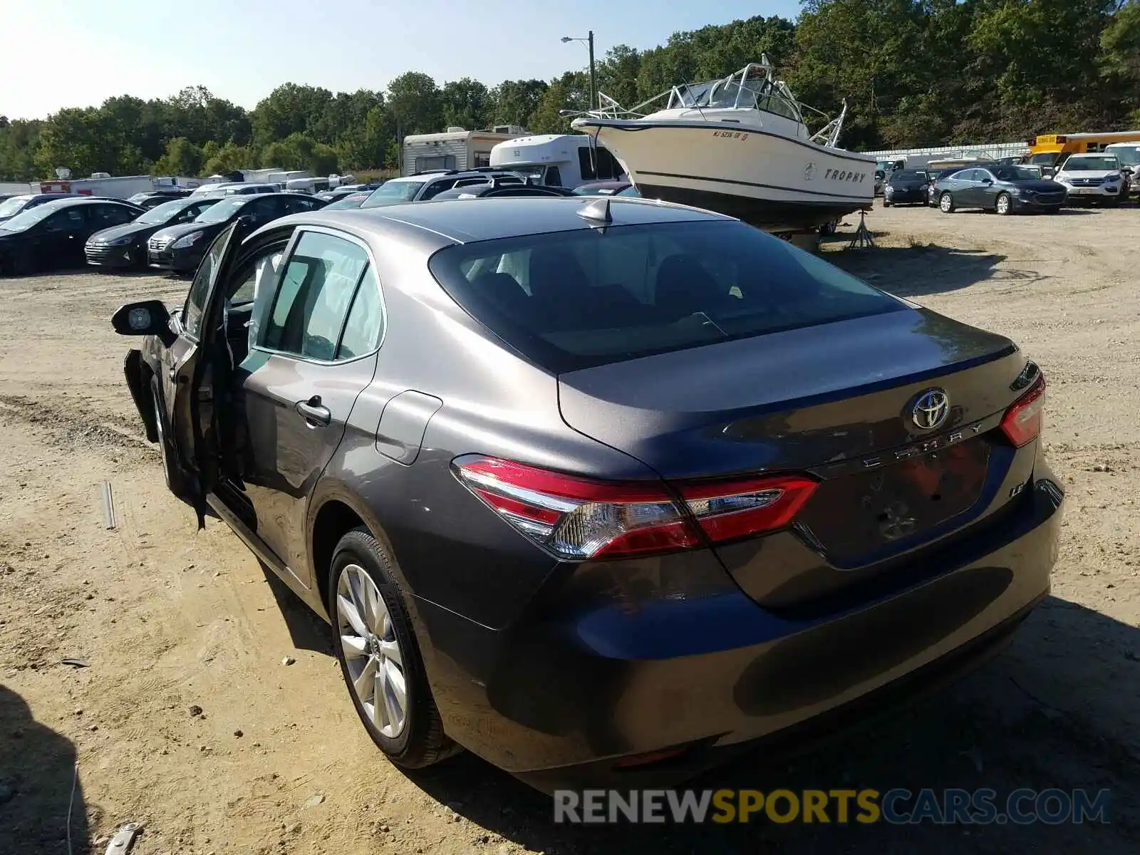 3 Photograph of a damaged car 4T1B11HK4KU808568 TOYOTA CAMRY 2019