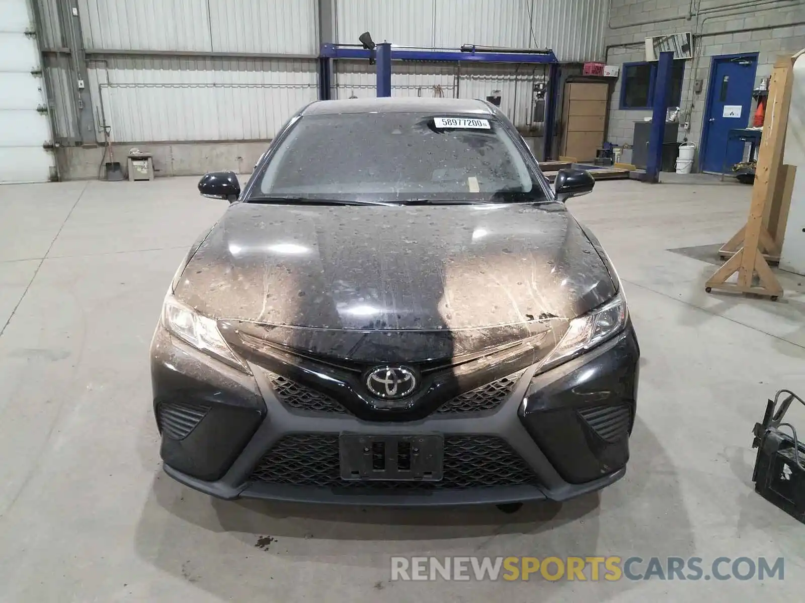 10 Photograph of a damaged car 4T1B11HK4KU809364 TOYOTA CAMRY 2019