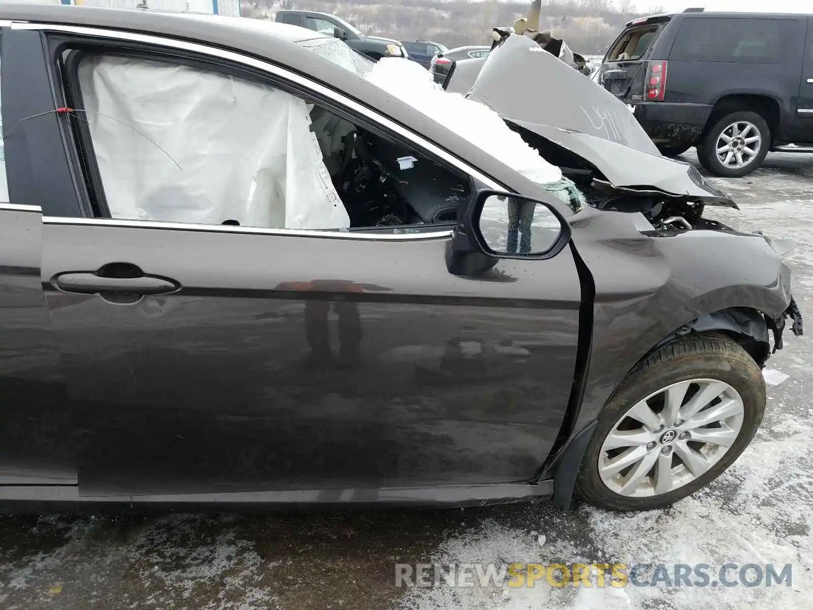 5 Photograph of a damaged car 4T1B11HK4KU811728 TOYOTA CAMRY 2019