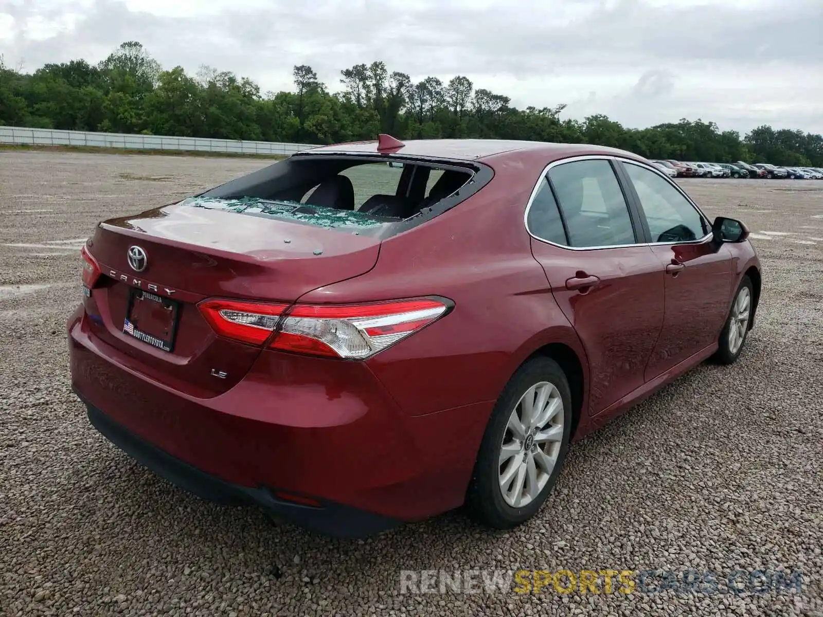 4 Photograph of a damaged car 4T1B11HK4KU813320 TOYOTA CAMRY 2019