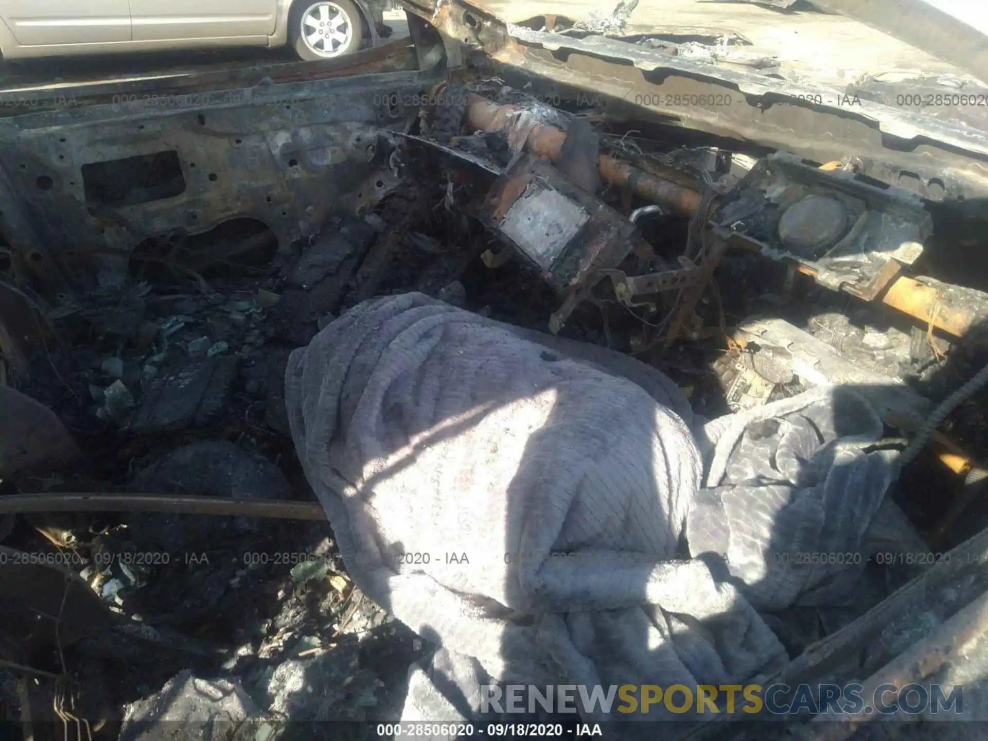 5 Photograph of a damaged car 4T1B11HK4KU816945 TOYOTA CAMRY 2019