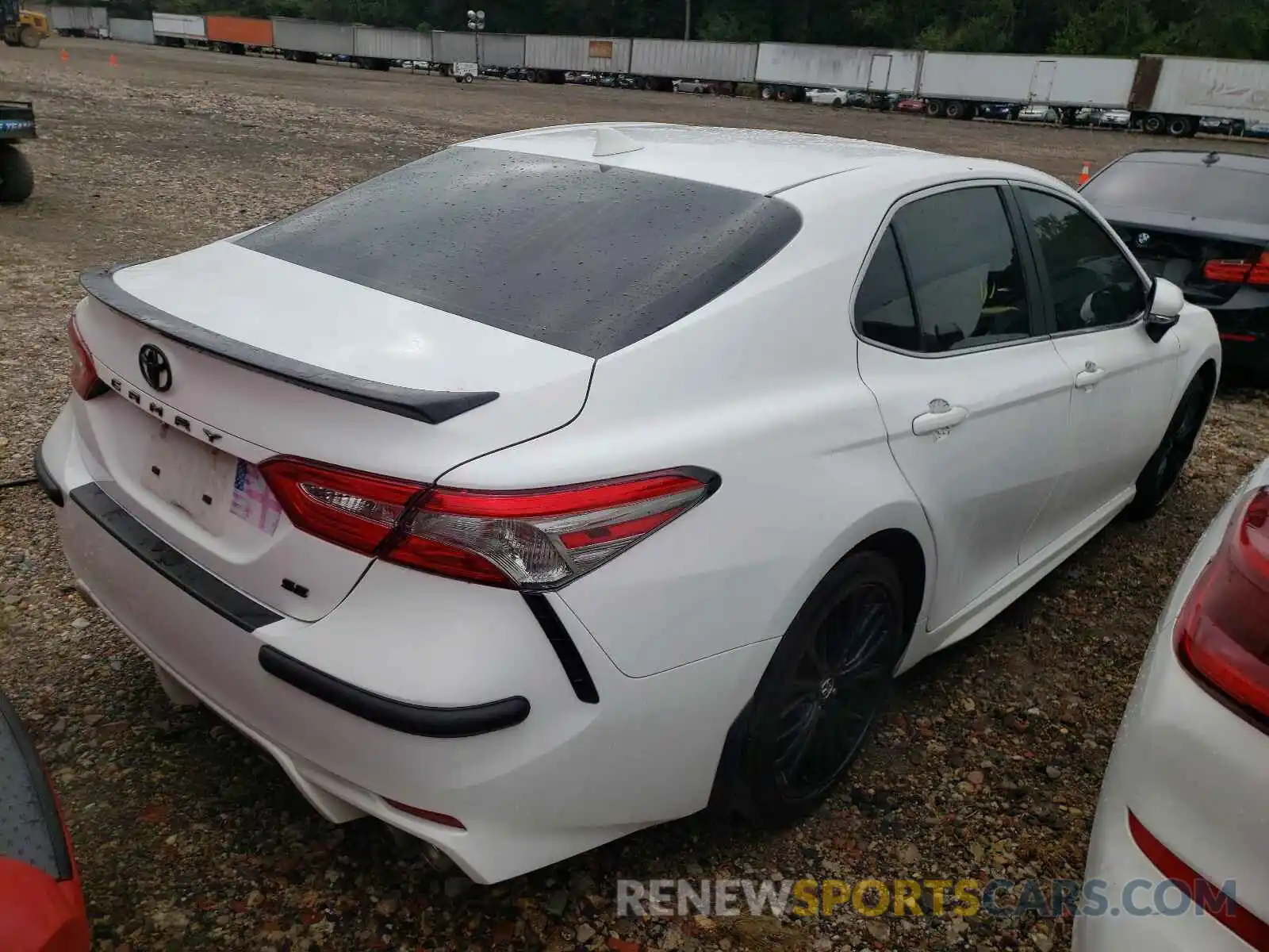 4 Photograph of a damaged car 4T1B11HK4KU819019 TOYOTA CAMRY 2019