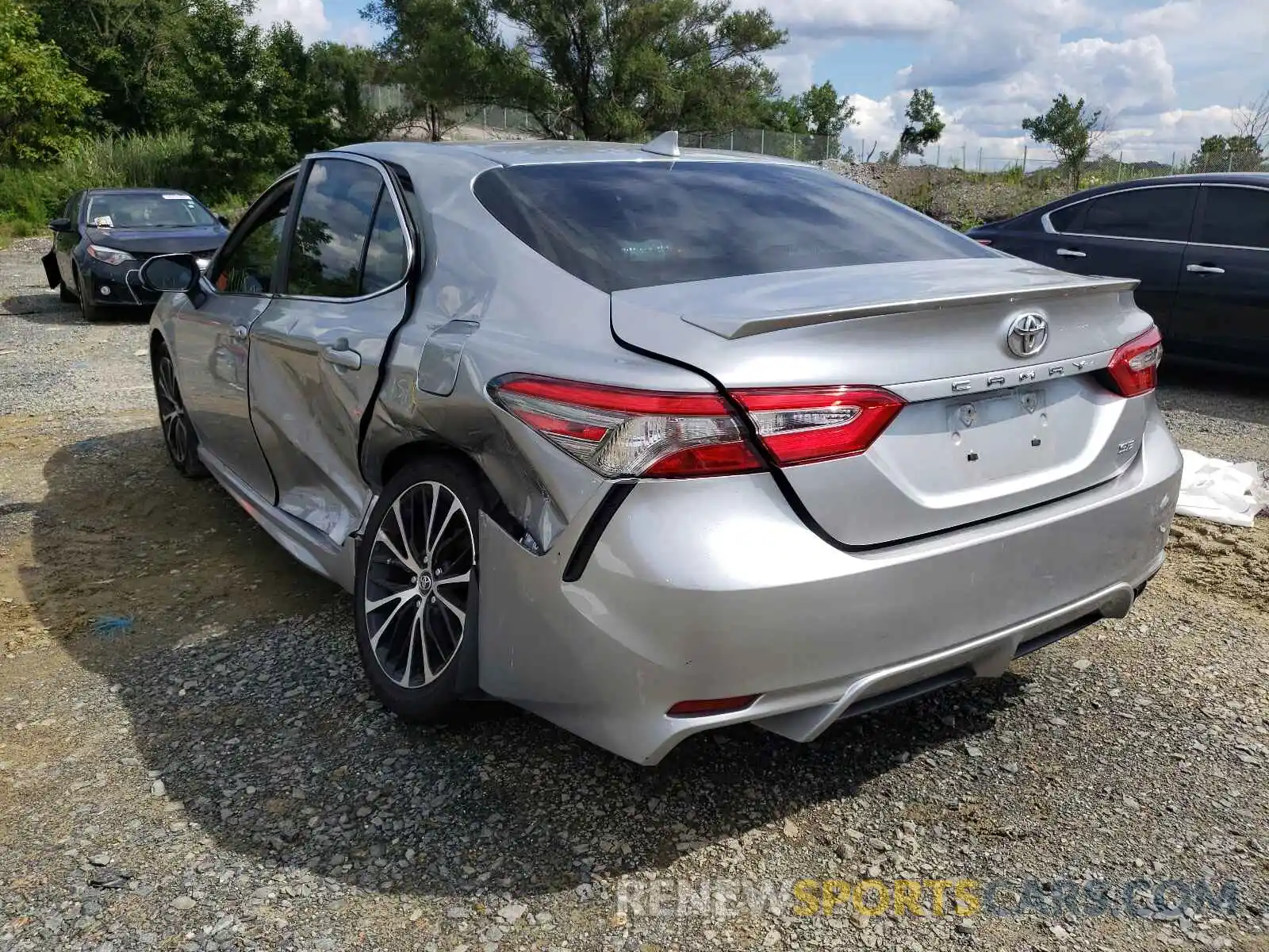 3 Фотография поврежденного автомобиля 4T1B11HK4KU820459 TOYOTA CAMRY 2019