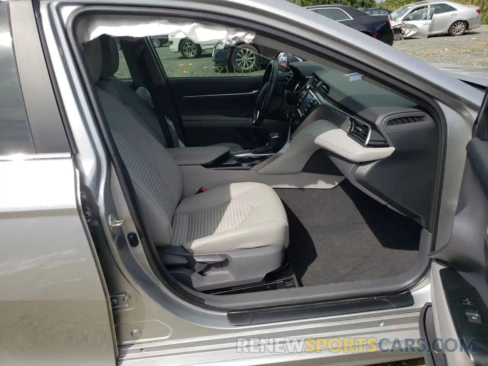 5 Photograph of a damaged car 4T1B11HK4KU820459 TOYOTA CAMRY 2019