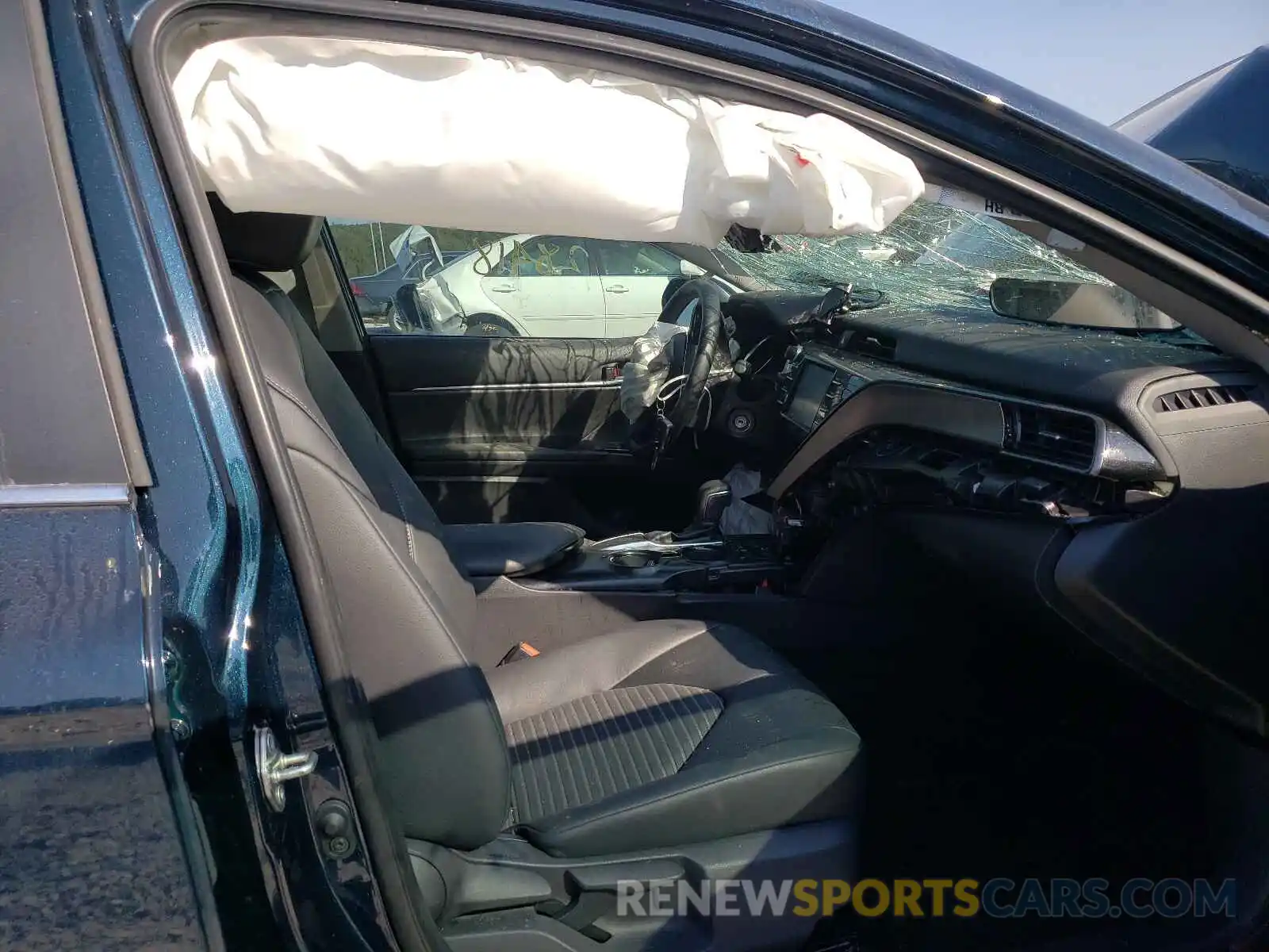 5 Photograph of a damaged car 4T1B11HK4KU823135 TOYOTA CAMRY 2019