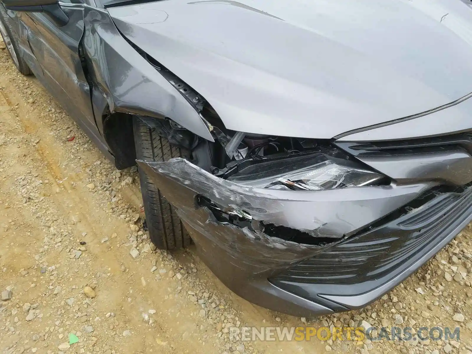 9 Photograph of a damaged car 4T1B11HK4KU825547 TOYOTA CAMRY 2019