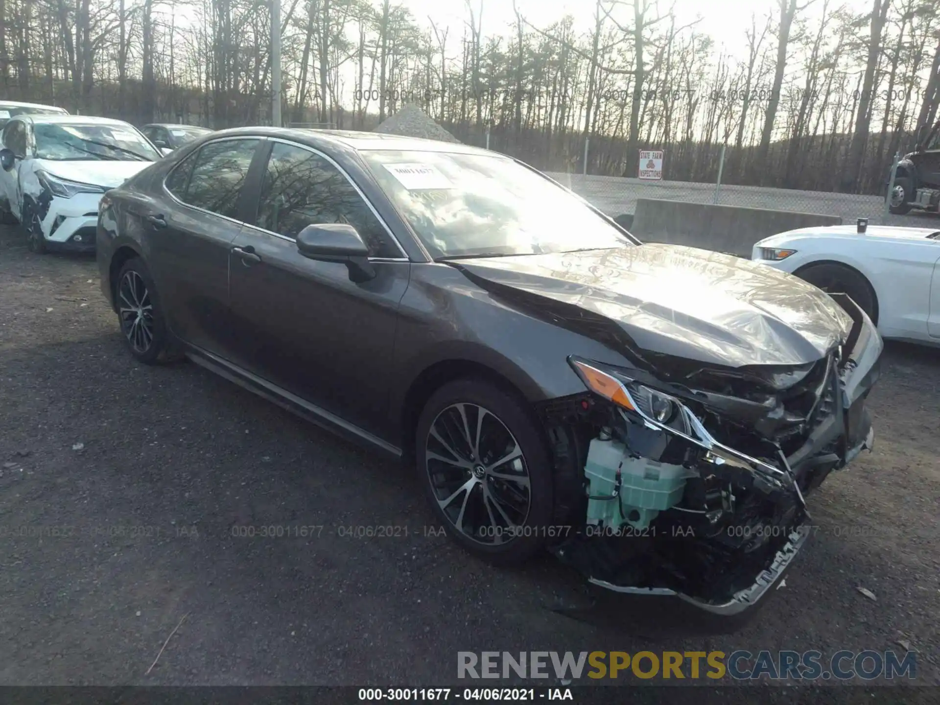 1 Photograph of a damaged car 4T1B11HK4KU827685 TOYOTA CAMRY 2019