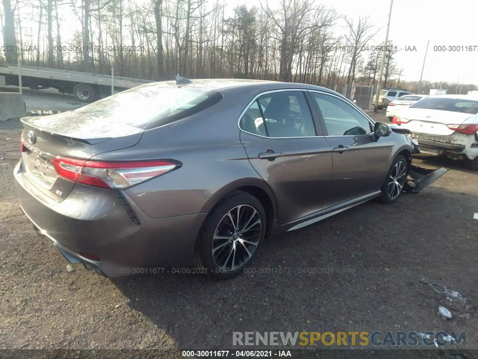 4 Photograph of a damaged car 4T1B11HK4KU827685 TOYOTA CAMRY 2019