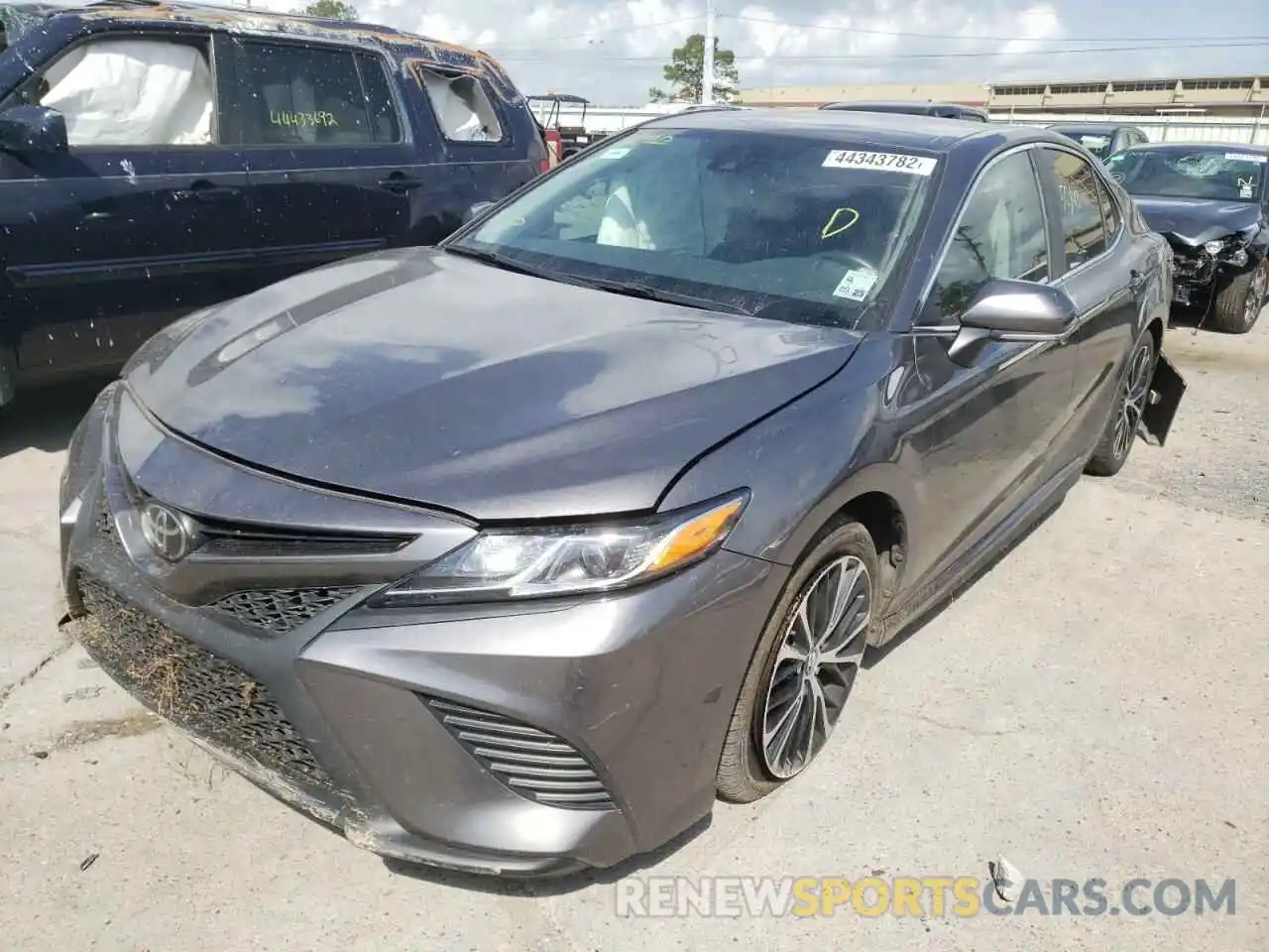 2 Photograph of a damaged car 4T1B11HK4KU829369 TOYOTA CAMRY 2019