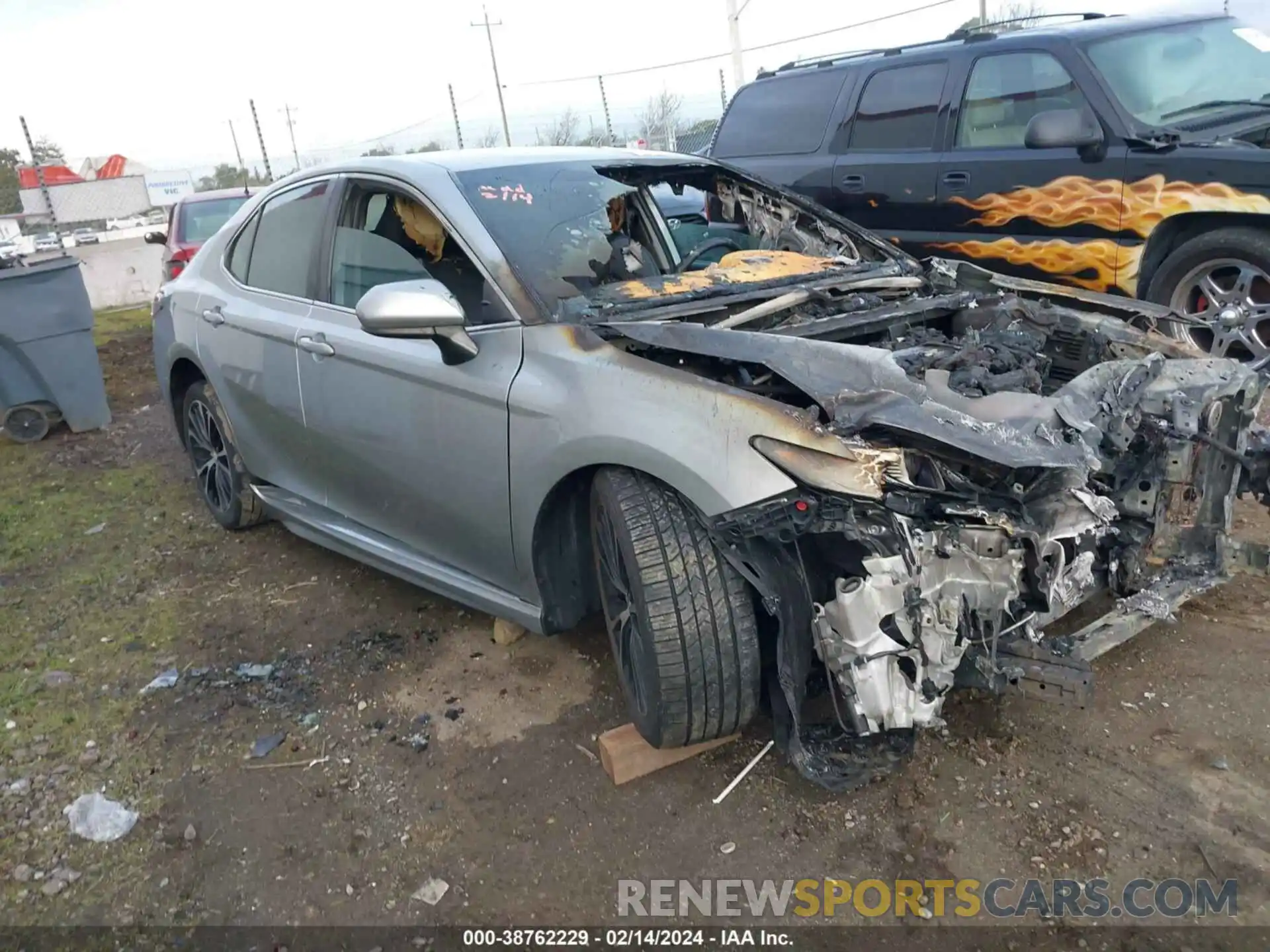 1 Photograph of a damaged car 4T1B11HK4KU831803 TOYOTA CAMRY 2019