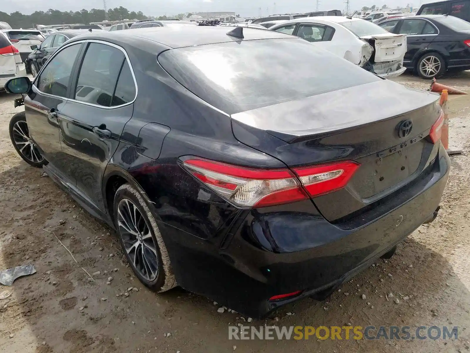 3 Photograph of a damaged car 4T1B11HK4KU831848 TOYOTA CAMRY 2019