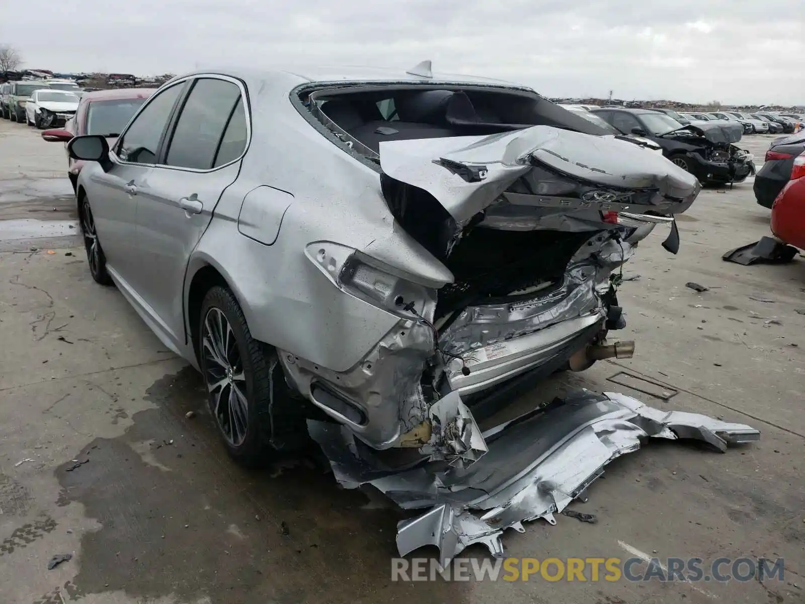 3 Photograph of a damaged car 4T1B11HK4KU832000 TOYOTA CAMRY 2019
