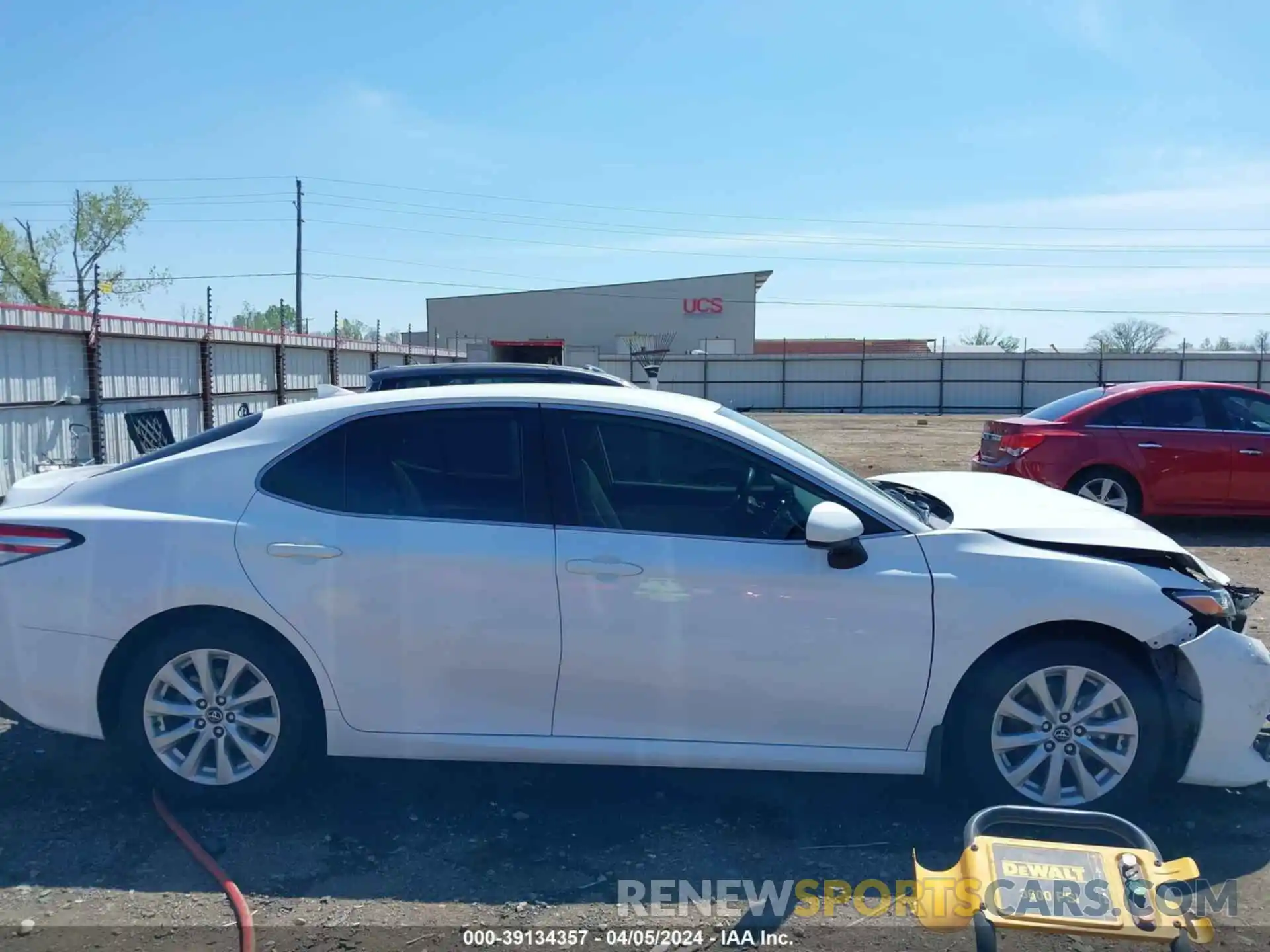 13 Photograph of a damaged car 4T1B11HK4KU832966 TOYOTA CAMRY 2019