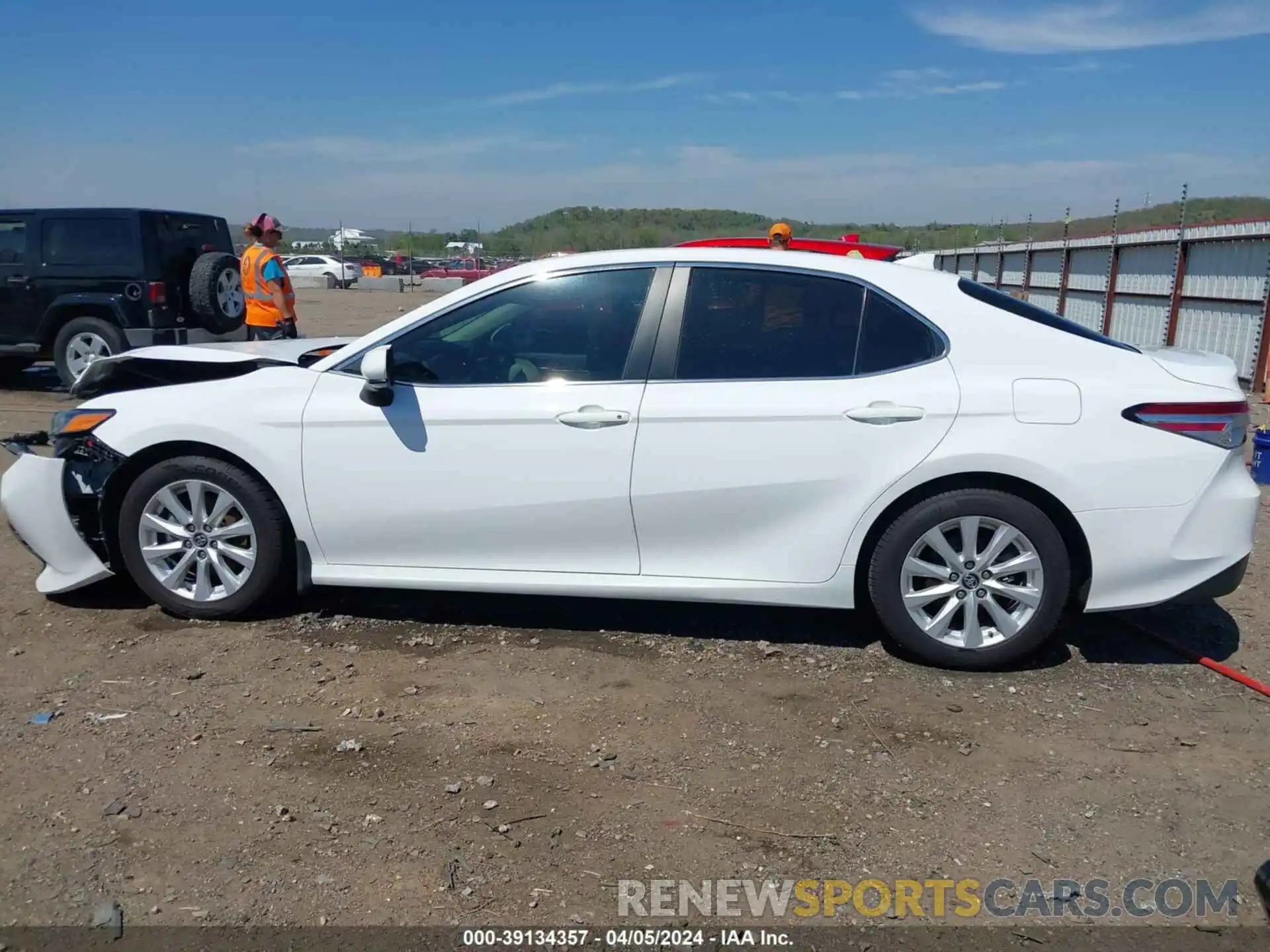 14 Photograph of a damaged car 4T1B11HK4KU832966 TOYOTA CAMRY 2019