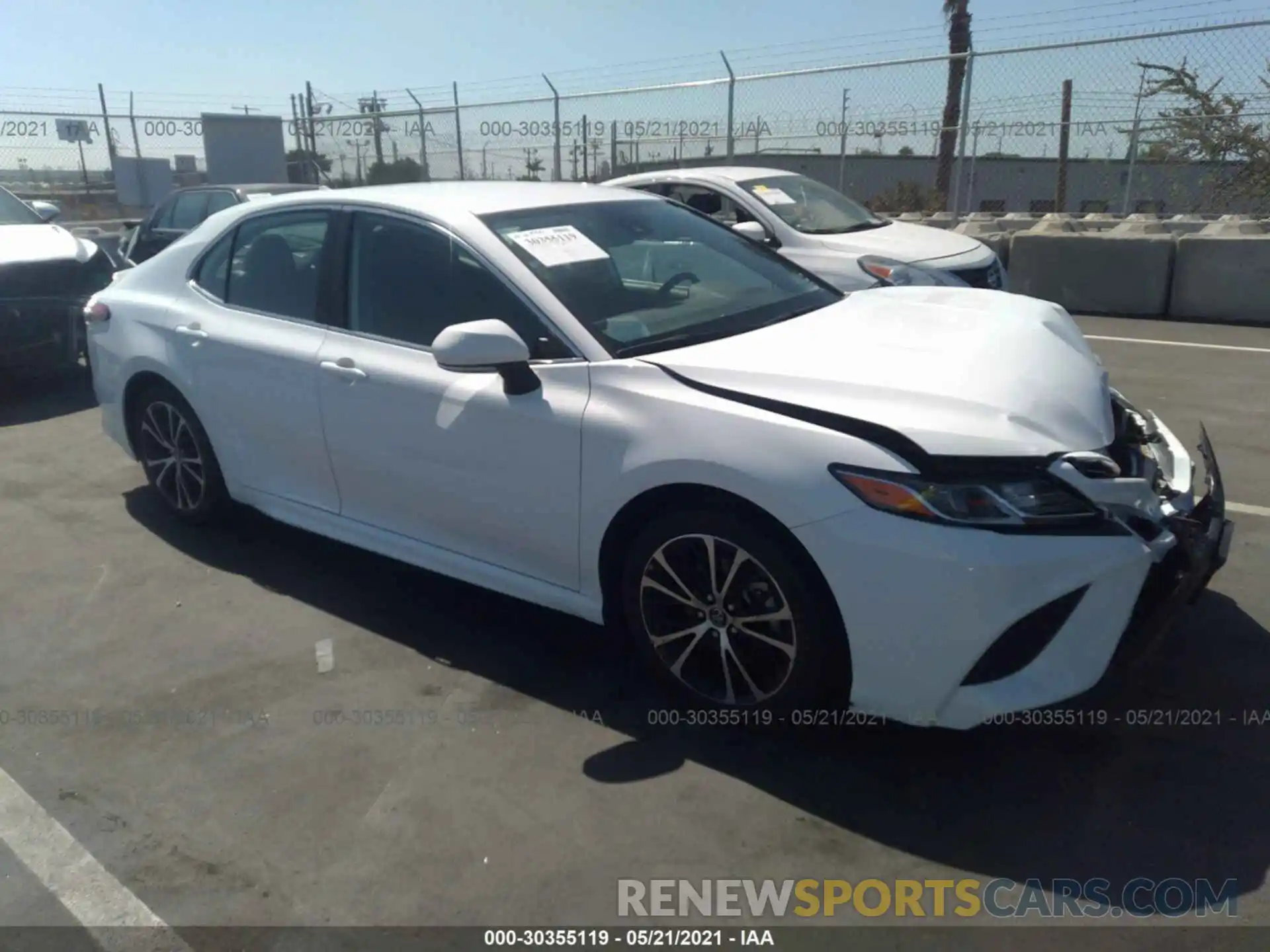 1 Photograph of a damaged car 4T1B11HK4KU833891 TOYOTA CAMRY 2019