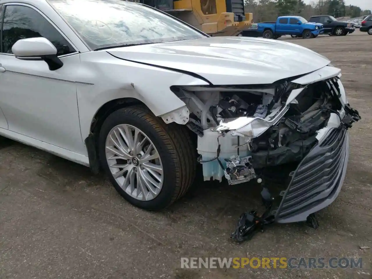 9 Photograph of a damaged car 4T1B11HK4KU837732 TOYOTA CAMRY 2019