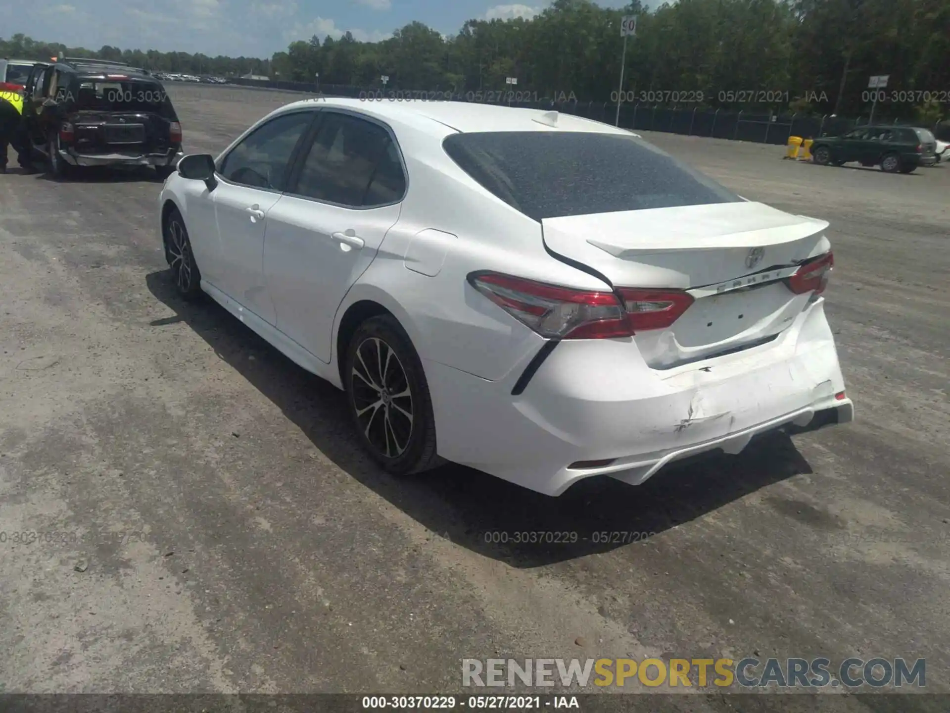 3 Photograph of a damaged car 4T1B11HK4KU838508 TOYOTA CAMRY 2019