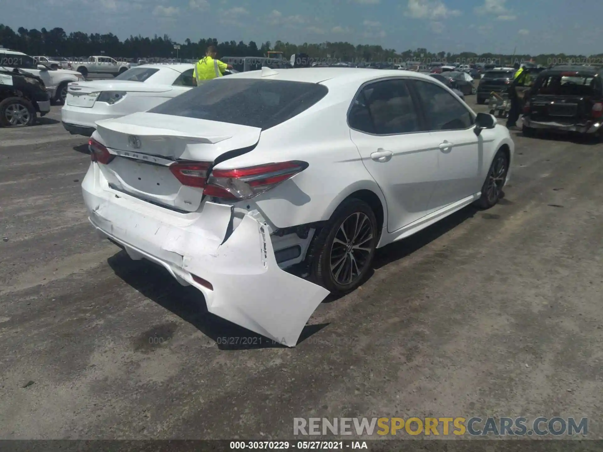 4 Photograph of a damaged car 4T1B11HK4KU838508 TOYOTA CAMRY 2019