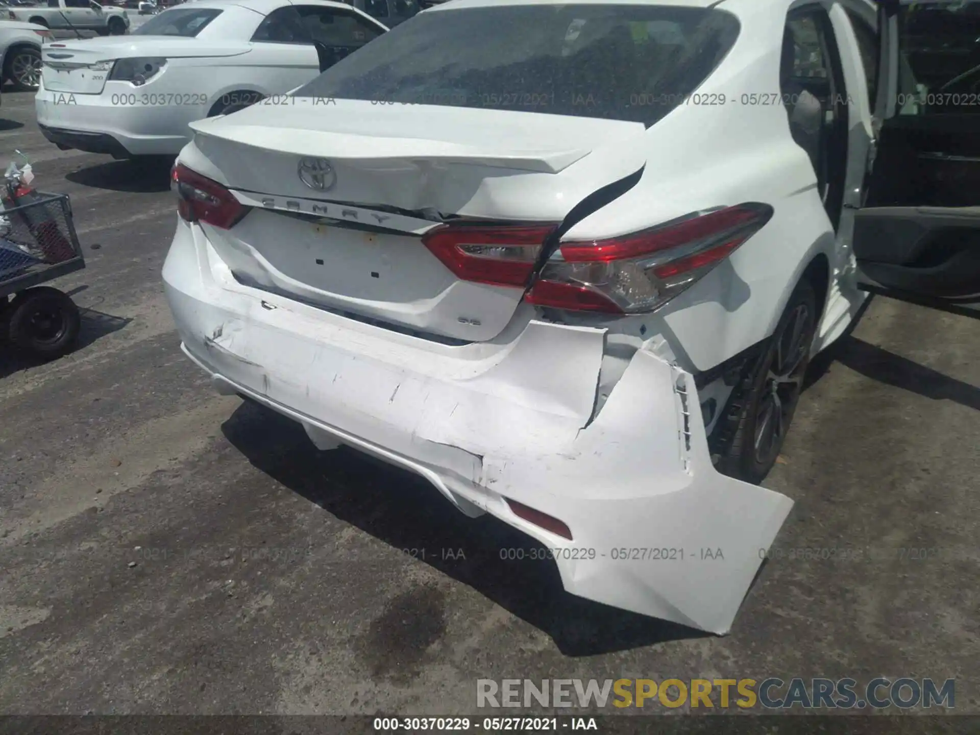 6 Photograph of a damaged car 4T1B11HK4KU838508 TOYOTA CAMRY 2019