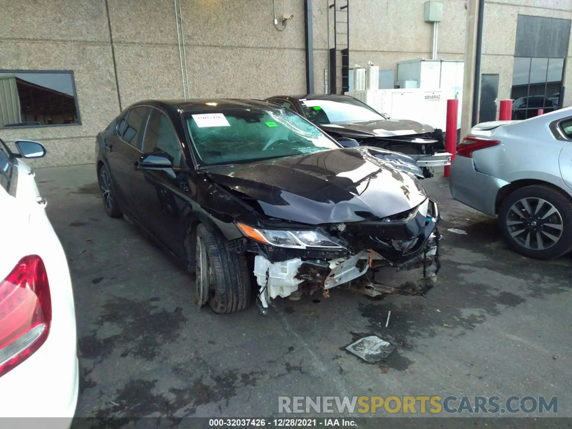 1 Photograph of a damaged car 4T1B11HK4KU838881 TOYOTA CAMRY 2019