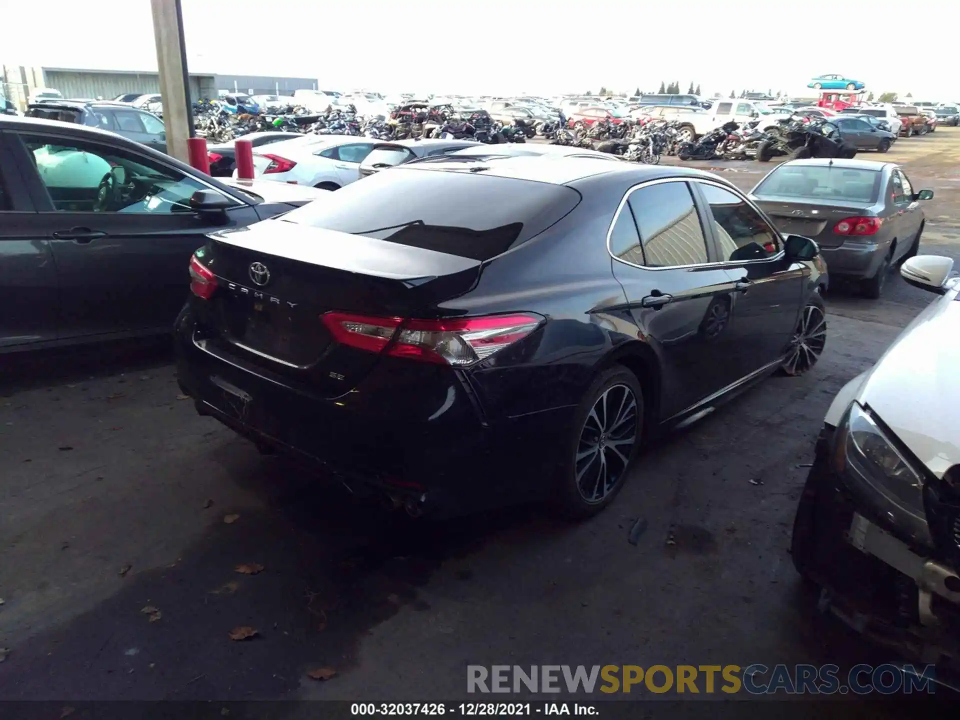 4 Photograph of a damaged car 4T1B11HK4KU838881 TOYOTA CAMRY 2019