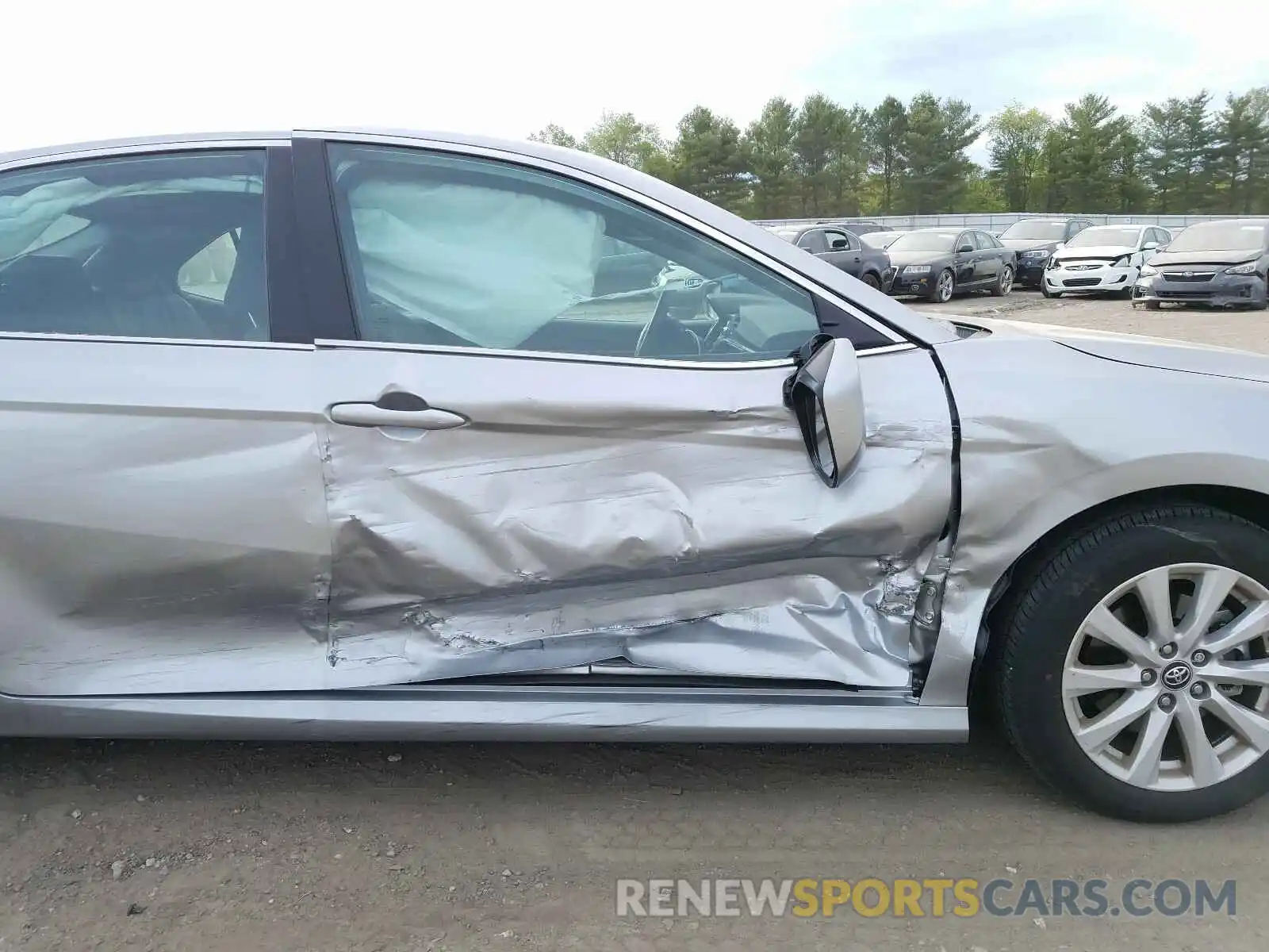 9 Photograph of a damaged car 4T1B11HK4KU839545 TOYOTA CAMRY 2019