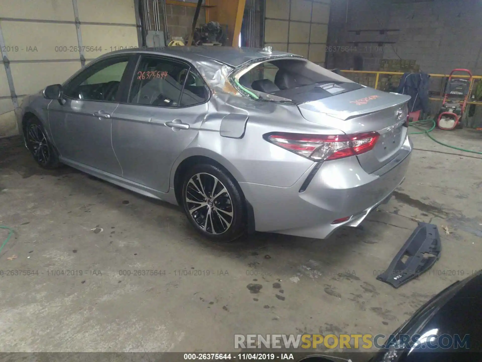 3 Фотография поврежденного автомобиля 4T1B11HK4KU840243 TOYOTA CAMRY 2019