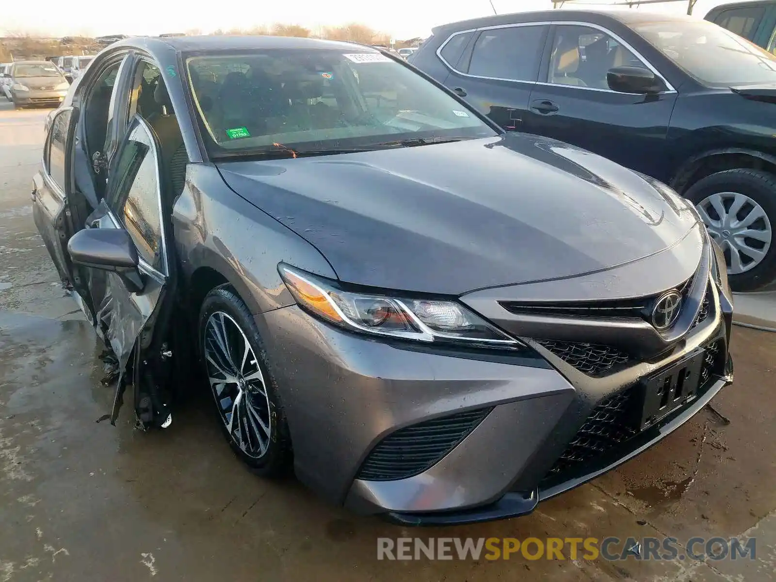 1 Photograph of a damaged car 4T1B11HK4KU841666 TOYOTA CAMRY 2019