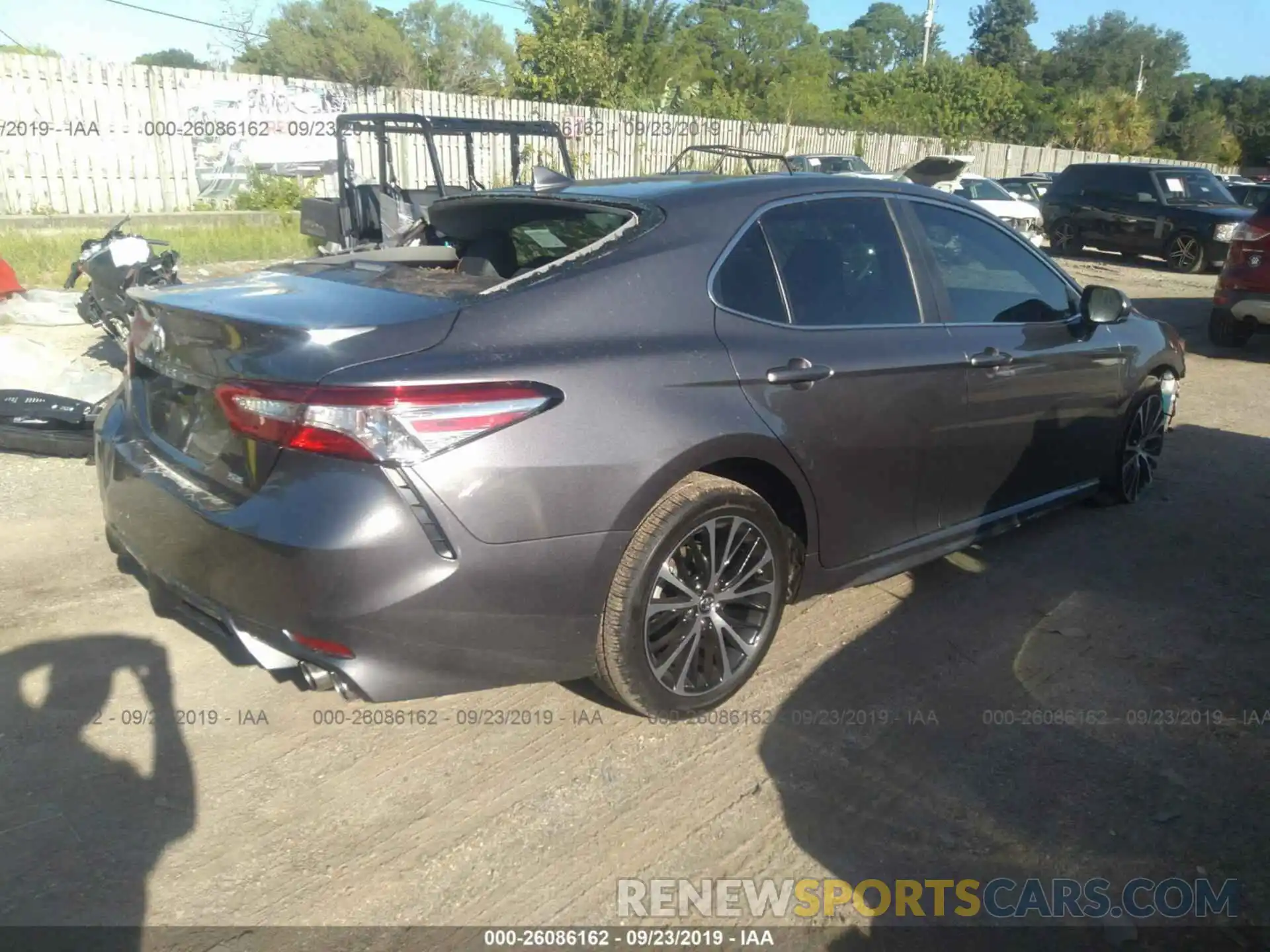 4 Photograph of a damaged car 4T1B11HK4KU841747 TOYOTA CAMRY 2019