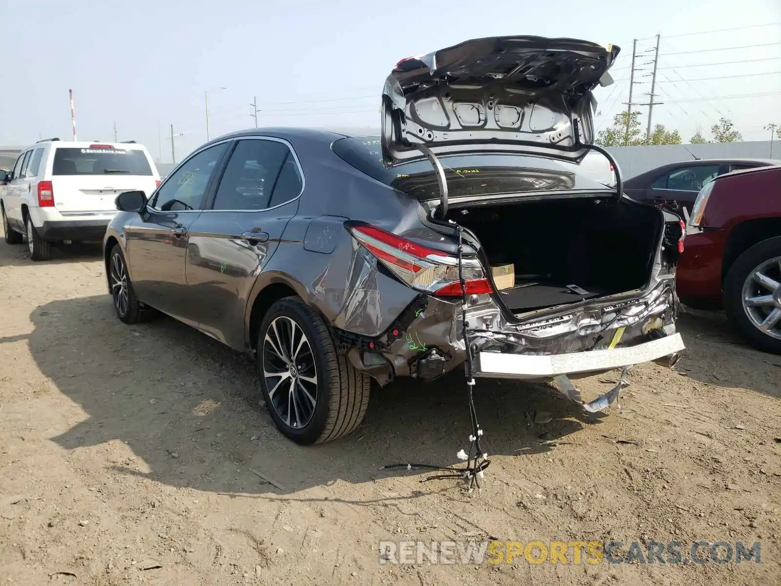 3 Фотография поврежденного автомобиля 4T1B11HK4KU845832 TOYOTA CAMRY 2019