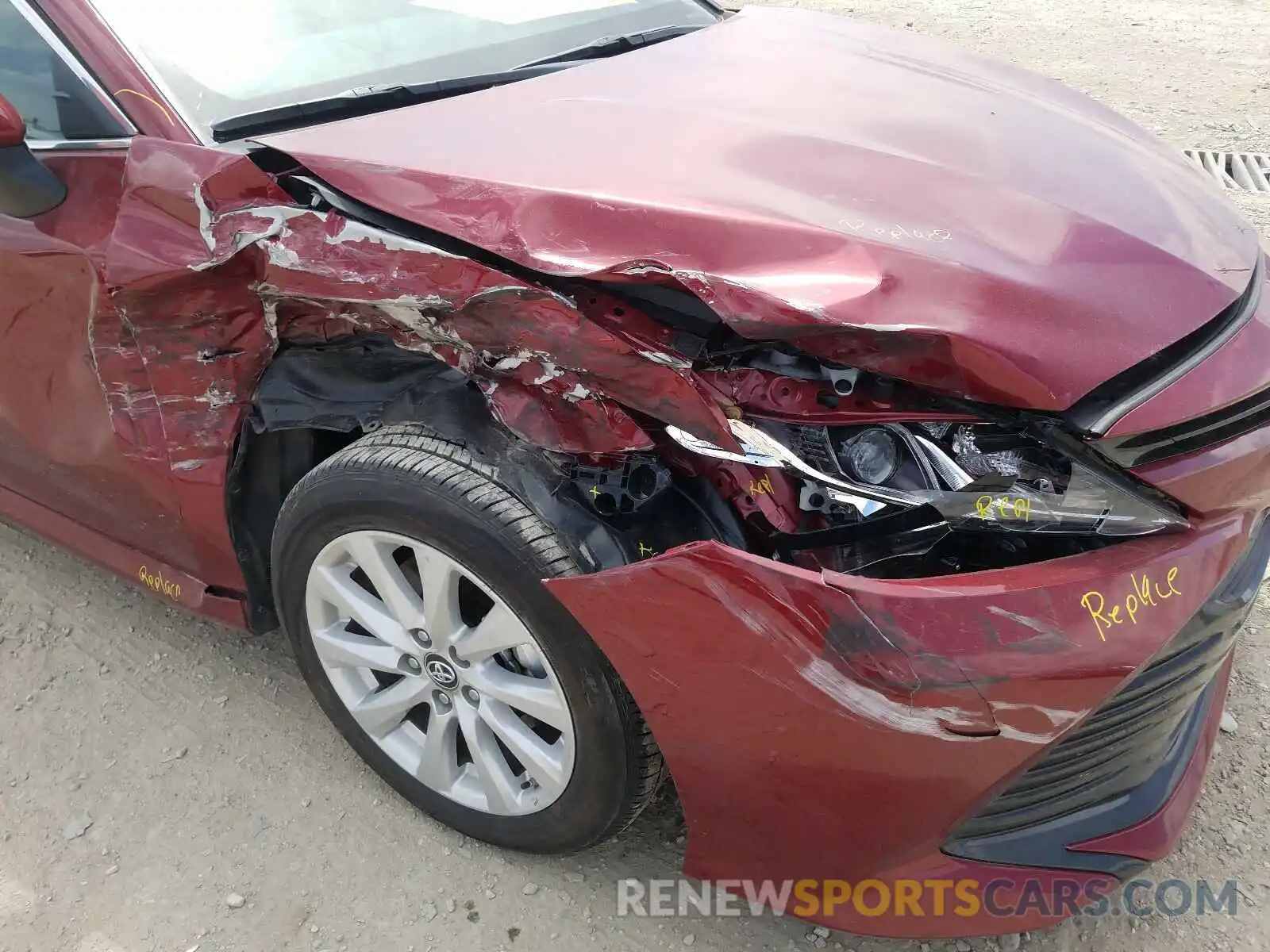 9 Photograph of a damaged car 4T1B11HK4KU849718 TOYOTA CAMRY 2019