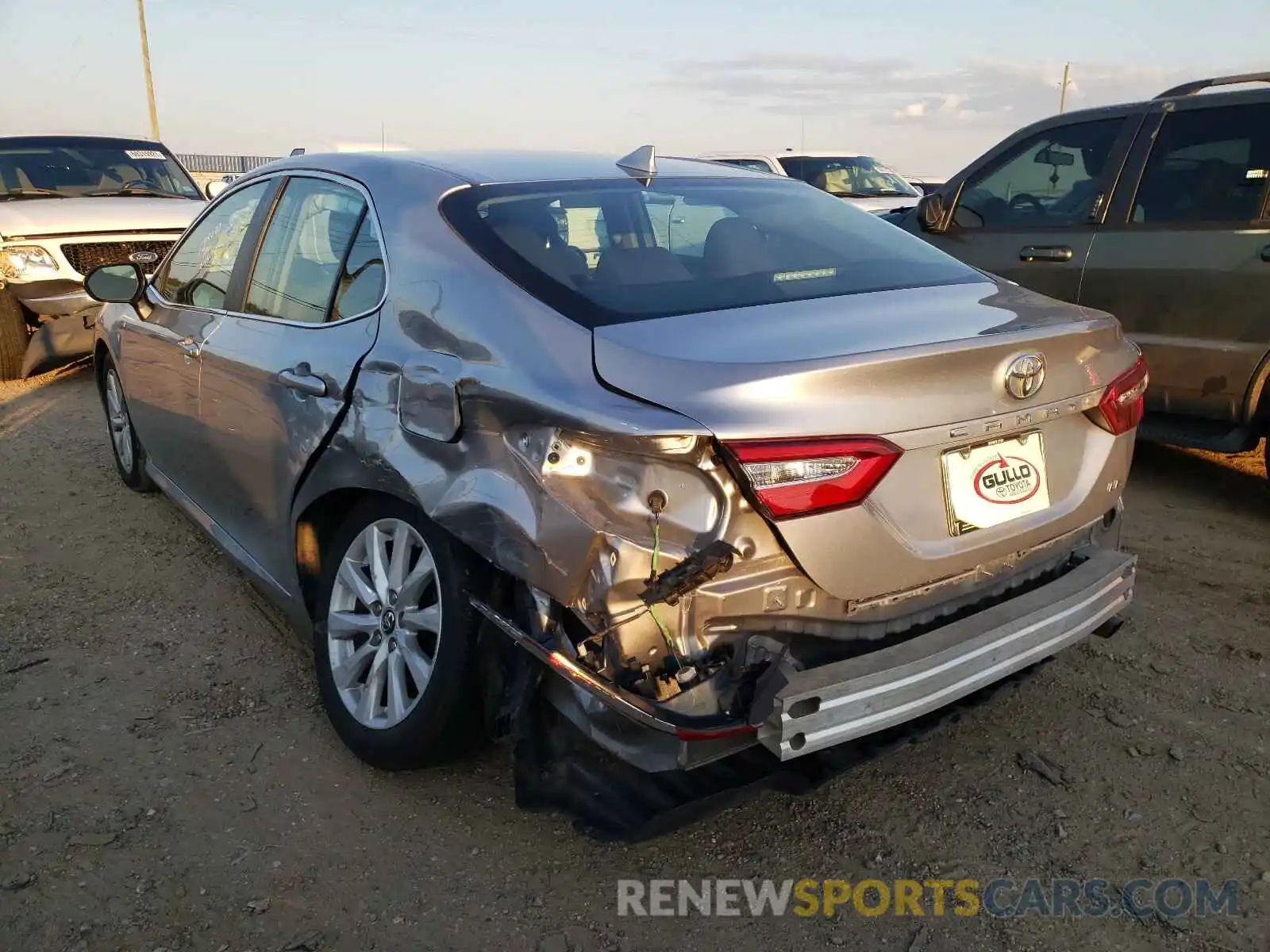 3 Photograph of a damaged car 4T1B11HK4KU851534 TOYOTA CAMRY 2019