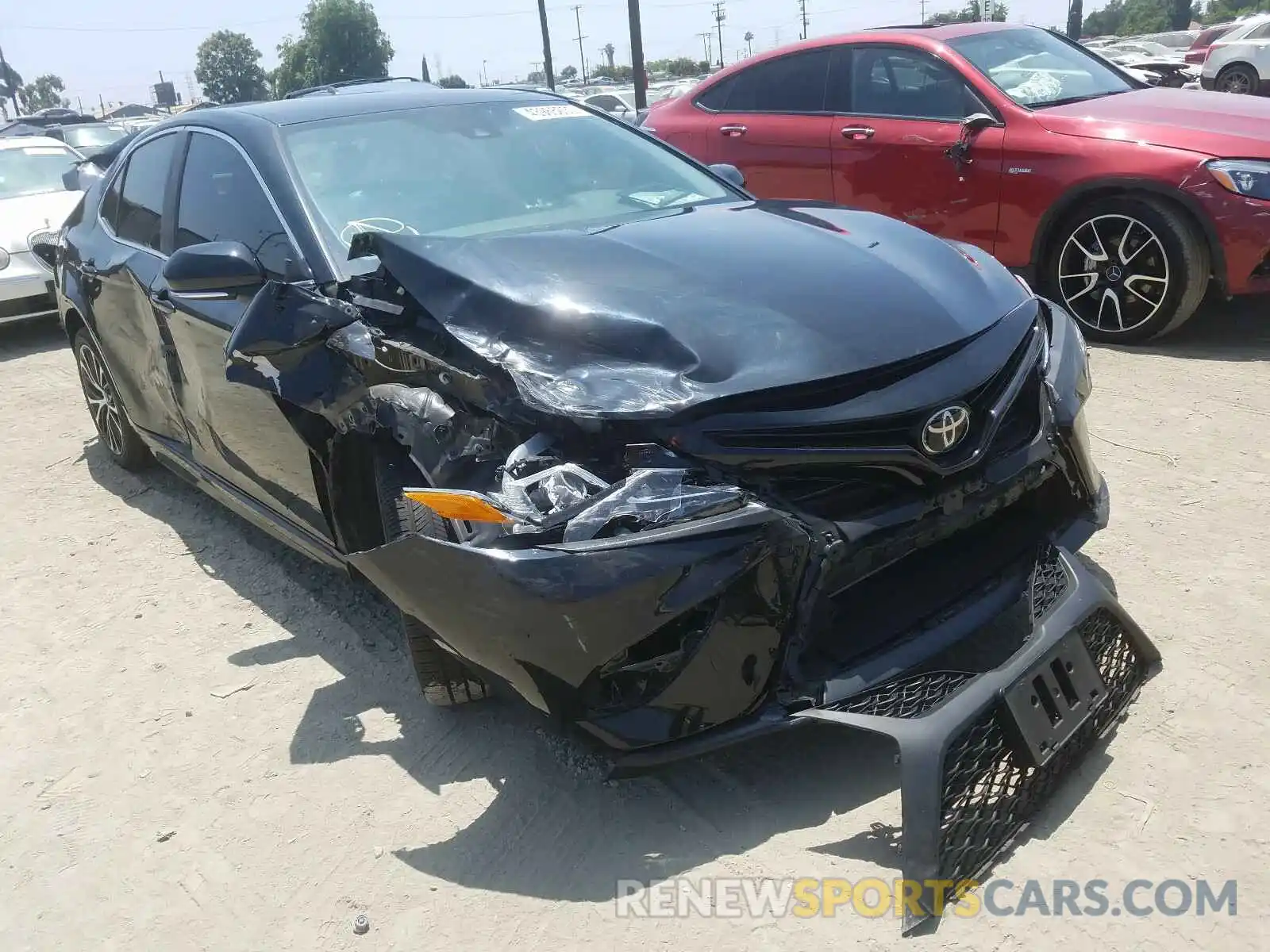 1 Photograph of a damaged car 4T1B11HK5KU160402 TOYOTA CAMRY 2019