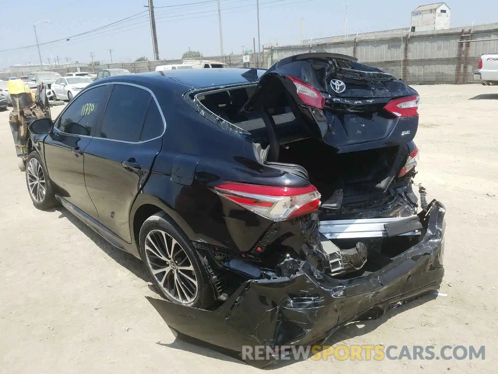 3 Photograph of a damaged car 4T1B11HK5KU160402 TOYOTA CAMRY 2019