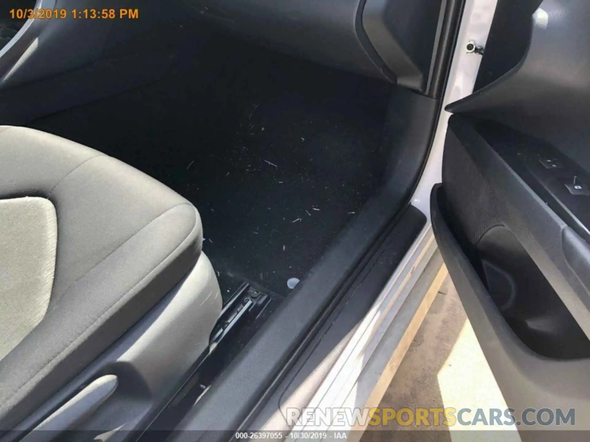 17 Photograph of a damaged car 4T1B11HK5KU160836 TOYOTA CAMRY 2019