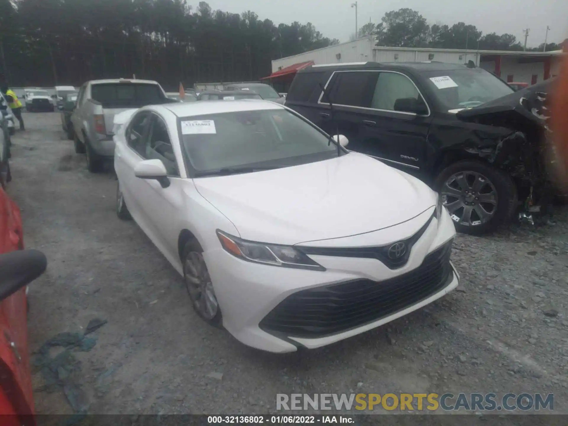 1 Photograph of a damaged car 4T1B11HK5KU161002 TOYOTA CAMRY 2019