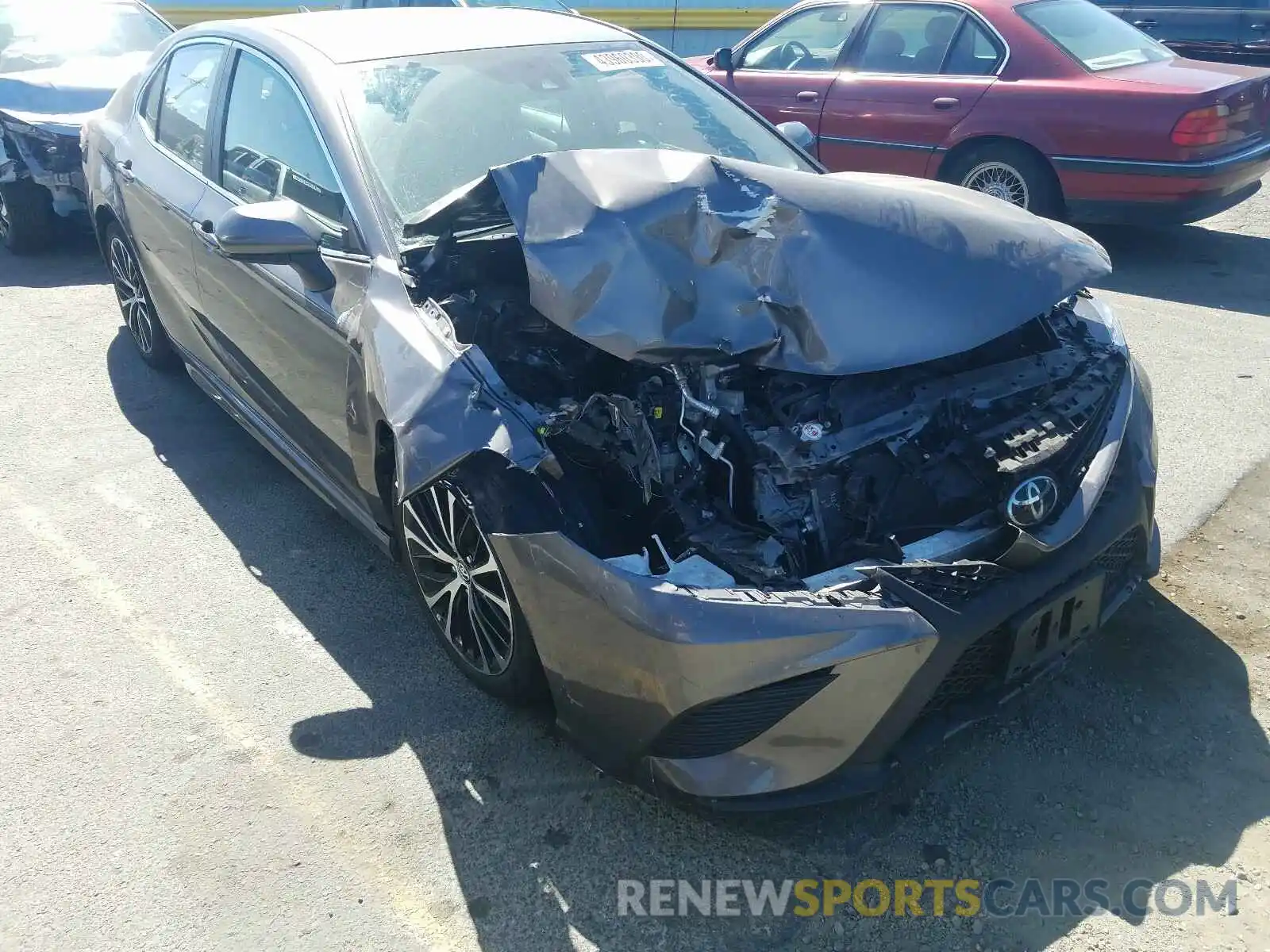 1 Photograph of a damaged car 4T1B11HK5KU161288 TOYOTA CAMRY 2019